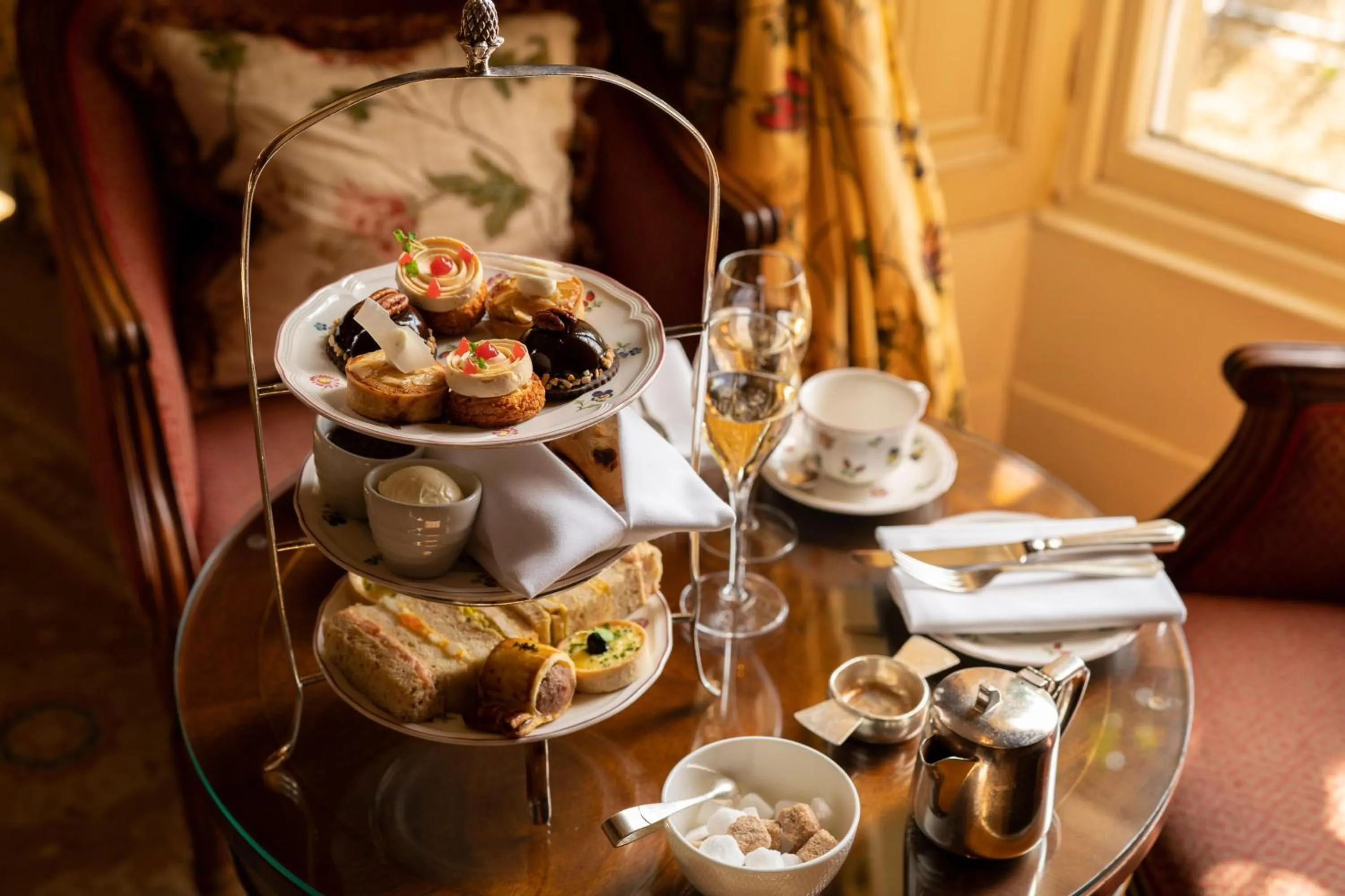 Food and drinks in Lucknam Park, Emblems Collection