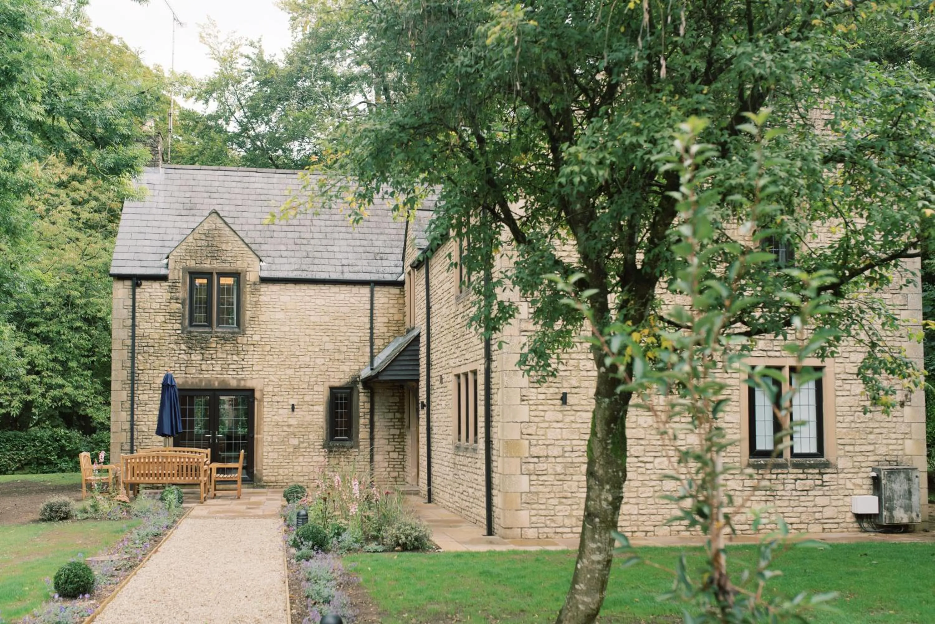 Garden in Lucknam Park, Emblems Collection