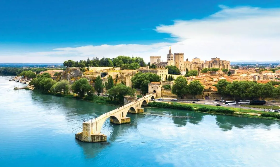 Neighbourhood in Bateau Hotel à quai Le Chardonnay