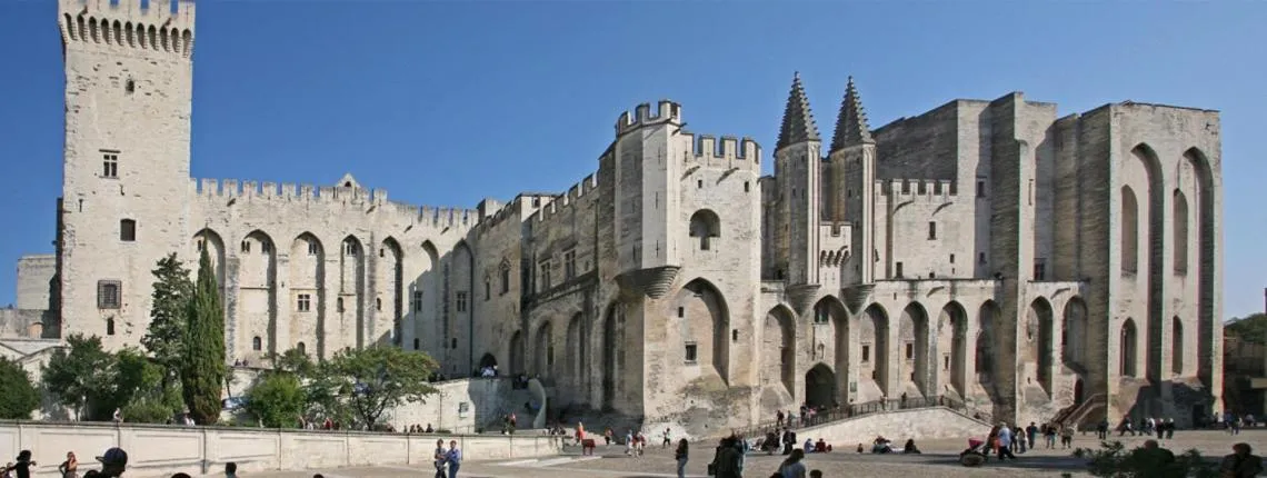 Neighbourhood in Bateau Hotel à quai Le Chardonnay