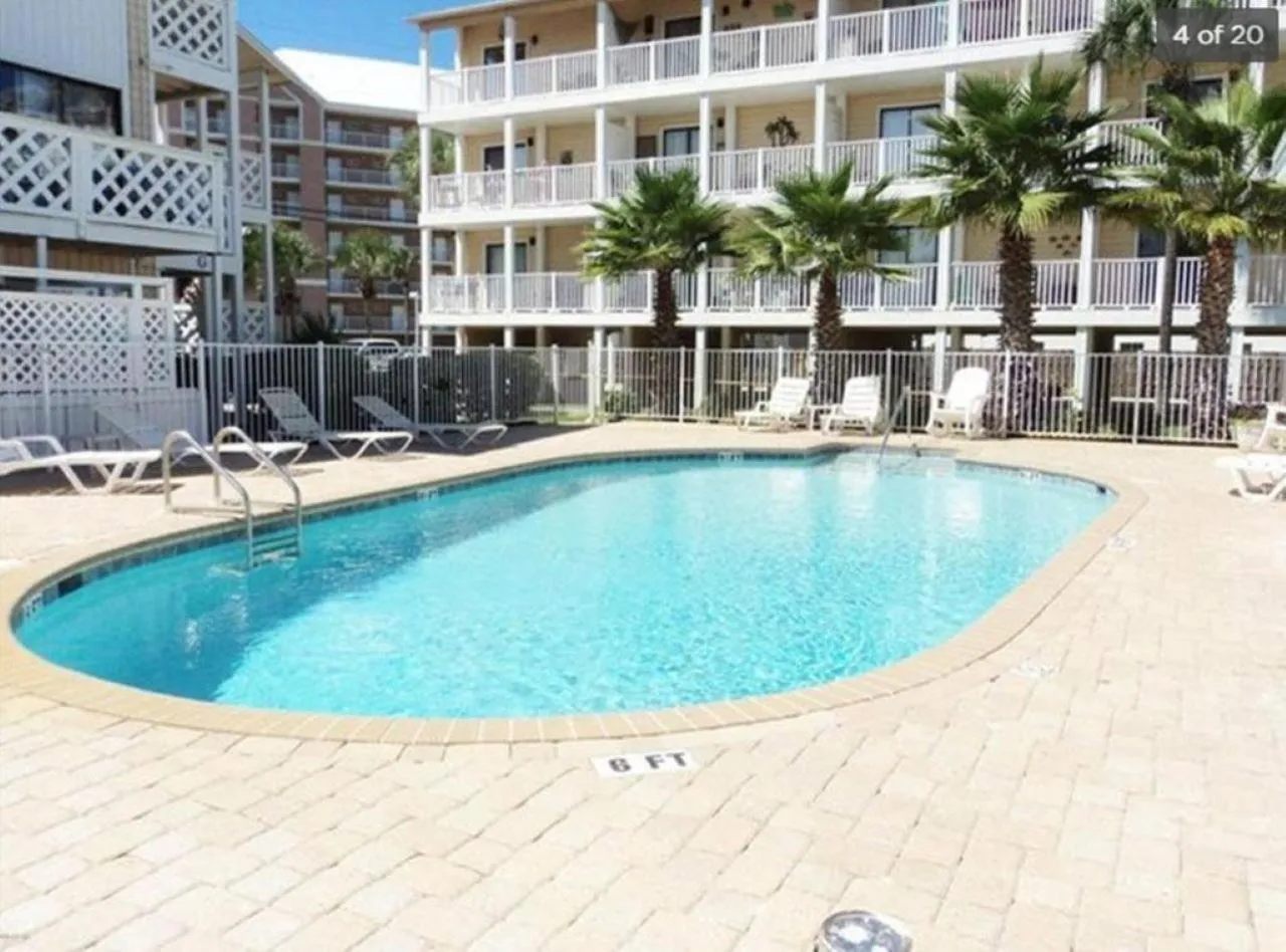 Beach Place Seconds to Beach 23