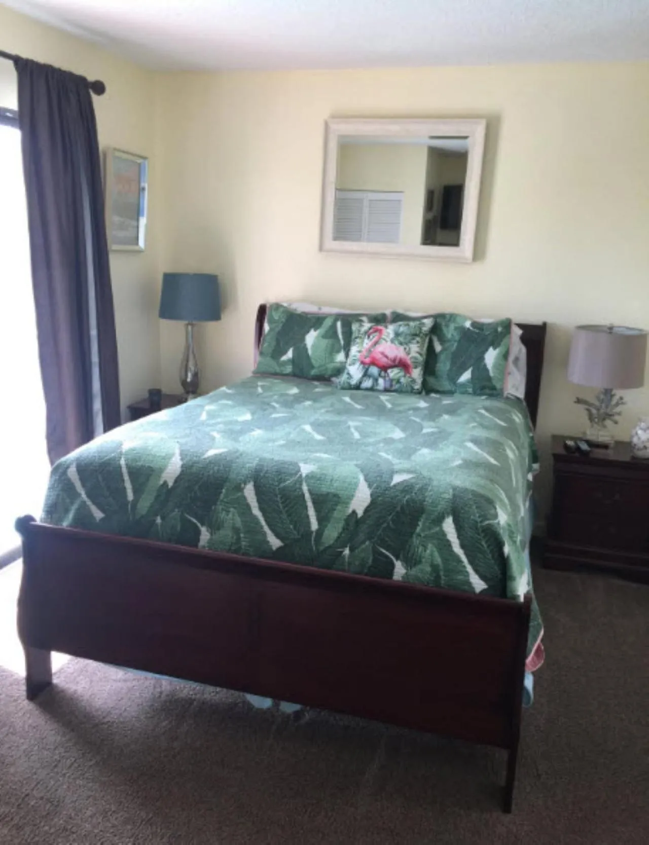 Bed in Beach Place Seconds to Beach 23