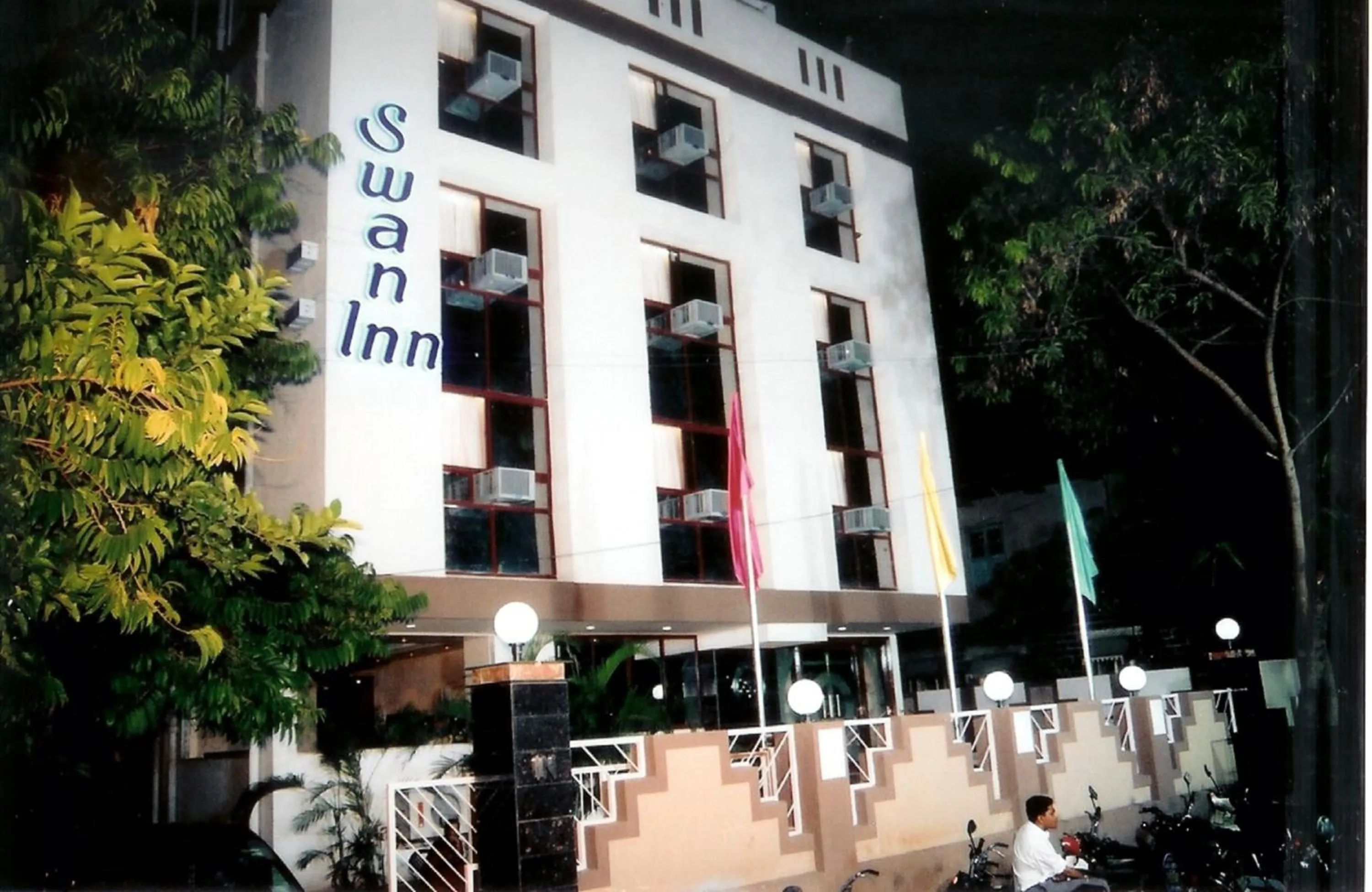 Facade/entrance in Hotel Swan Inn