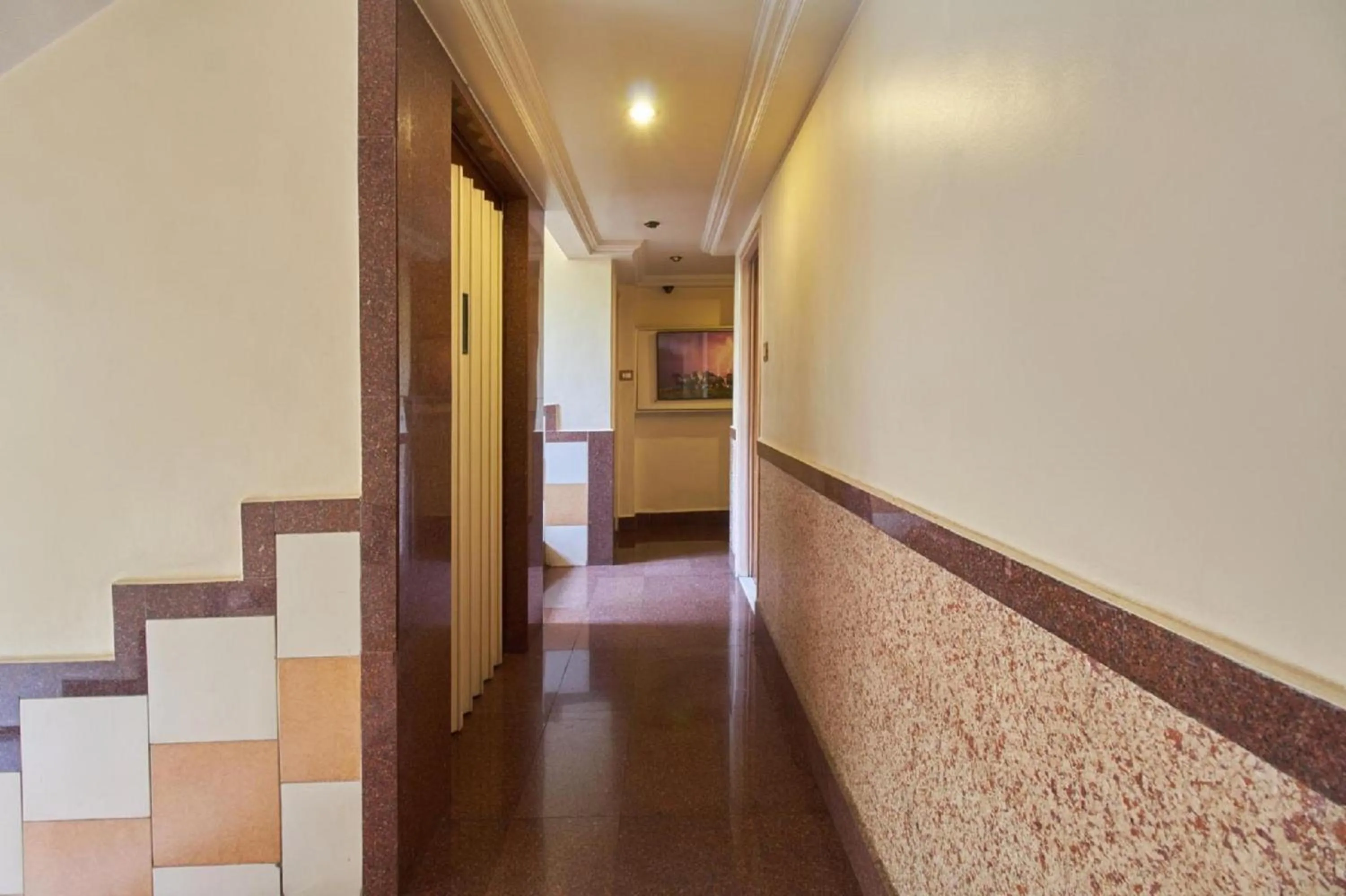 Property building in Hotel Swan Inn