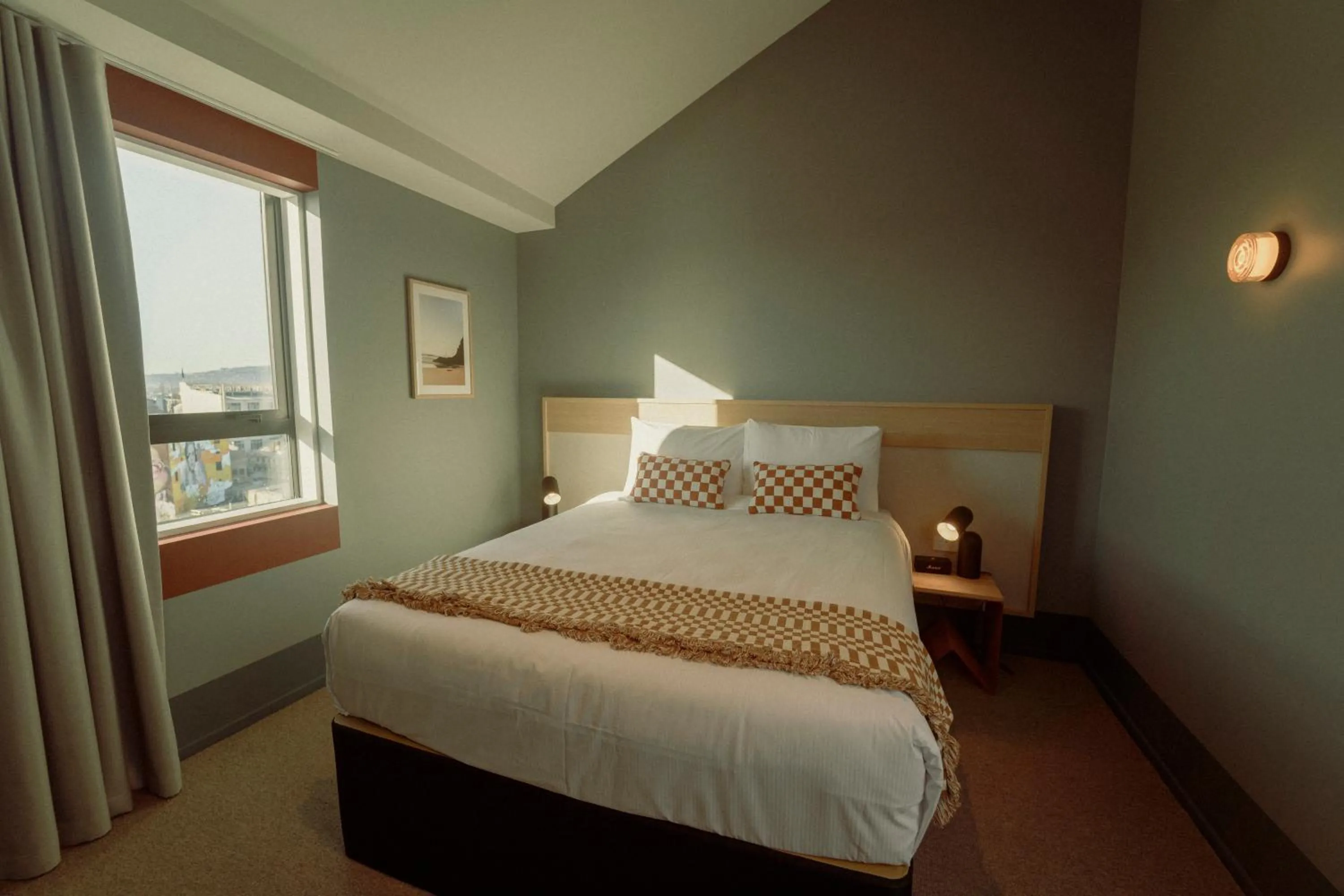 Superior Queen in Drifter Christchurch