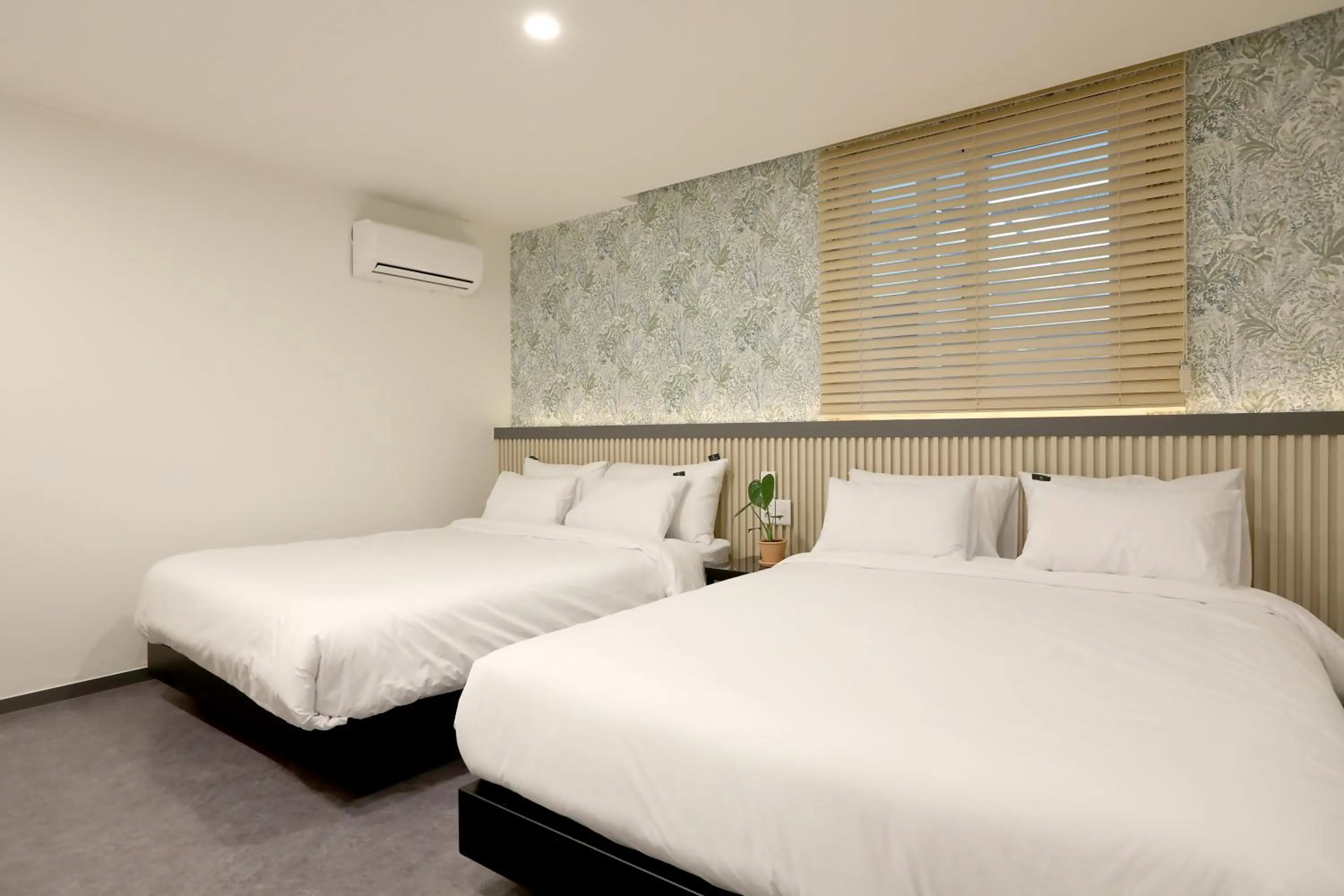 Bedroom, Bed in Luce Hotel