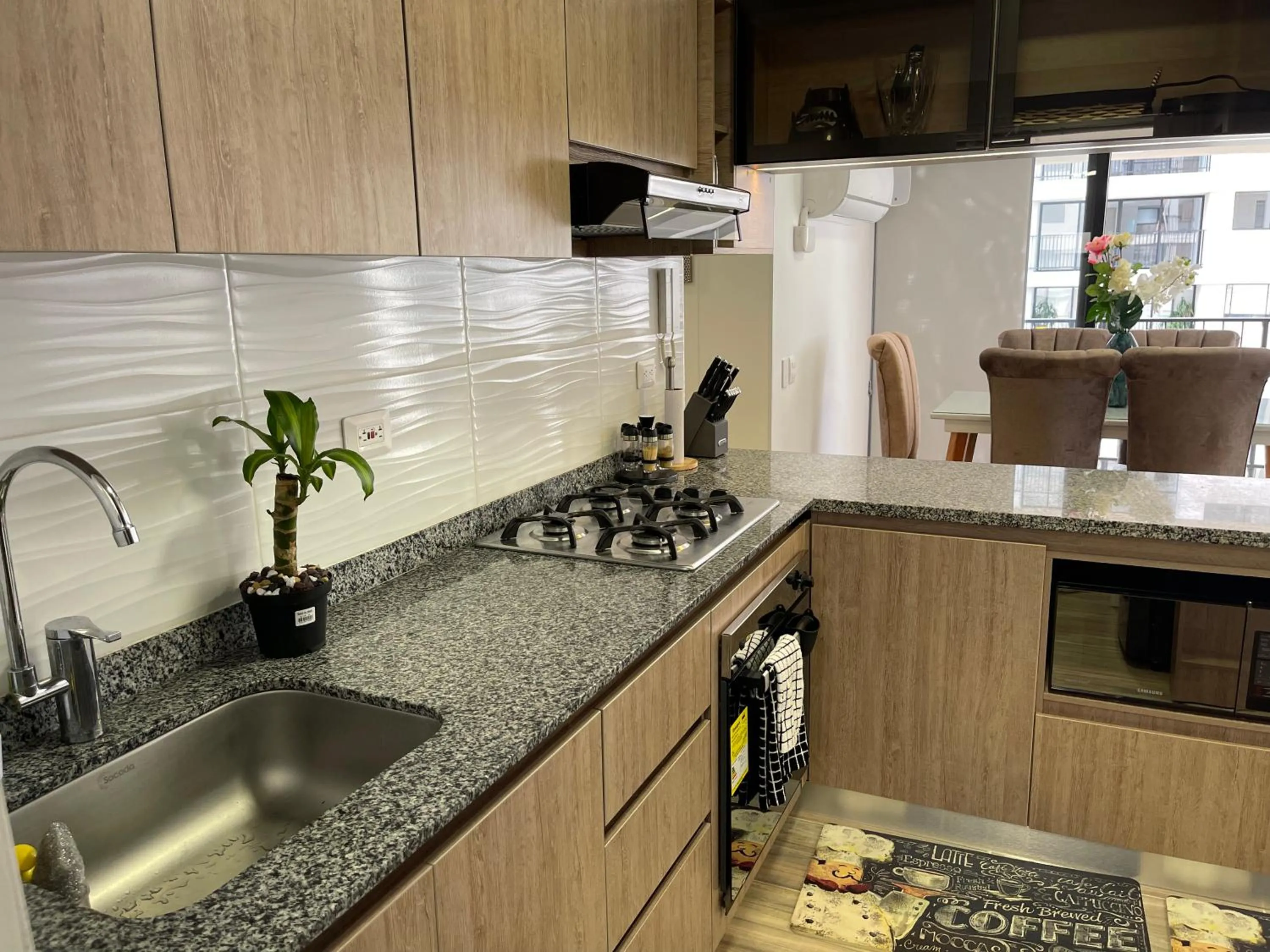 Kitchen or kitchenette in Acogedor apartamento cerca de clínica en F/blanca