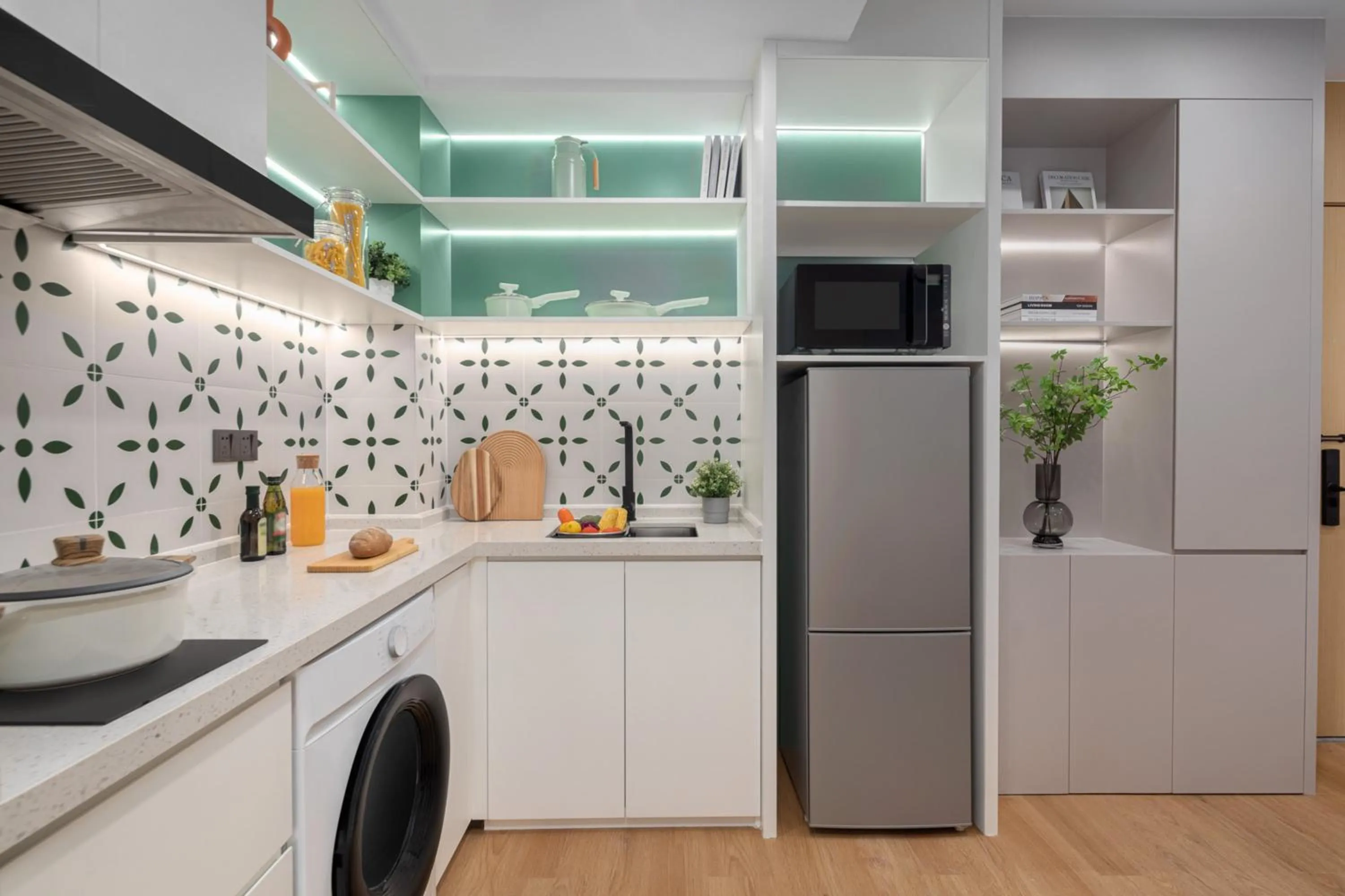 Kitchen or kitchenette in Adoor Suites Shenzhen