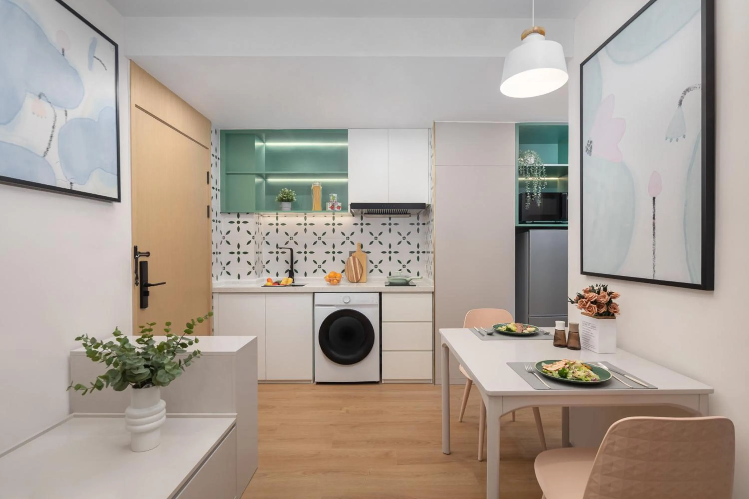 Kitchen or kitchenette in Adoor Suites Shenzhen