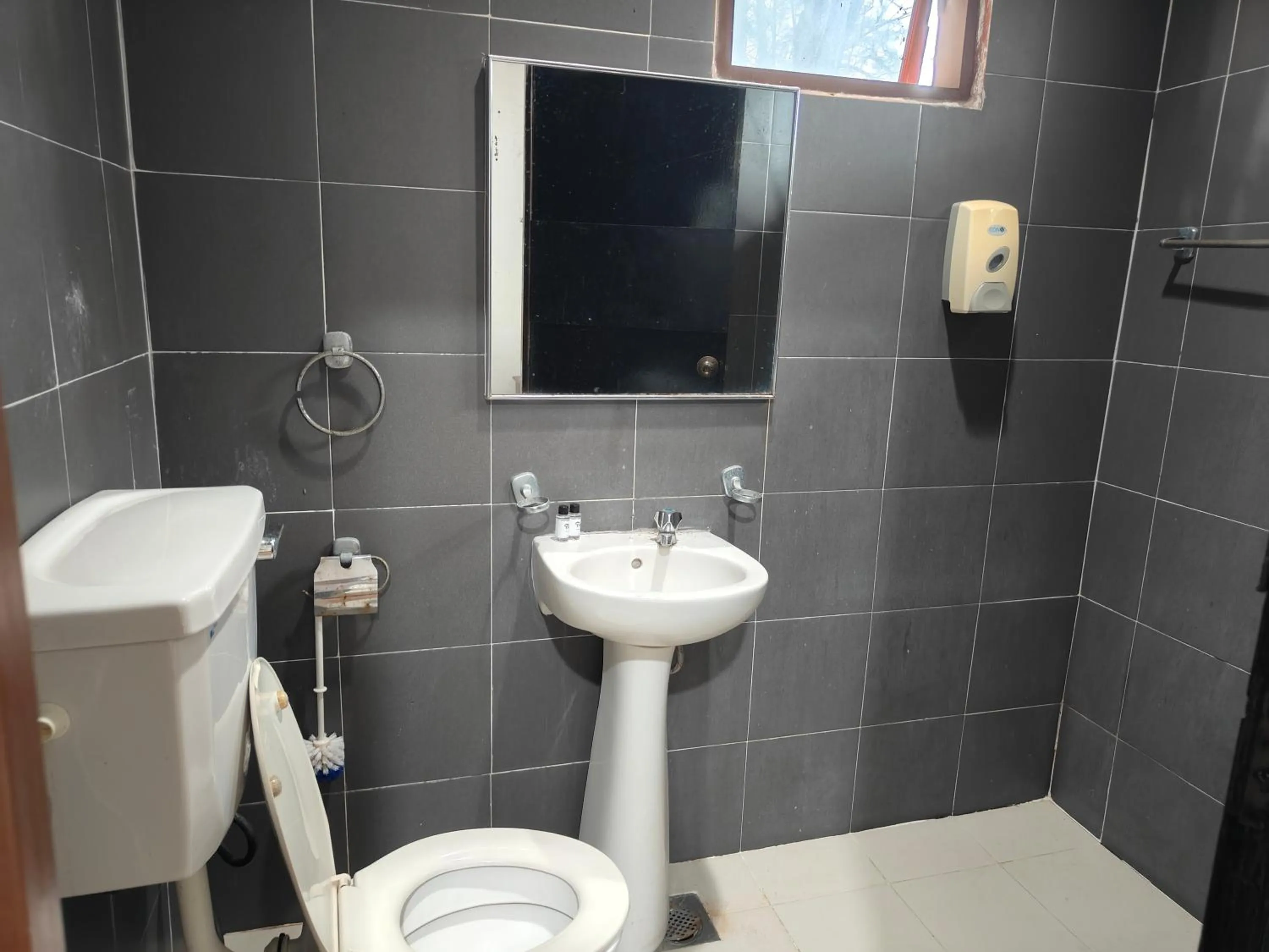 Shower in TERENGGANU EQUESTRIAN RESORT (PADDOCK INN)