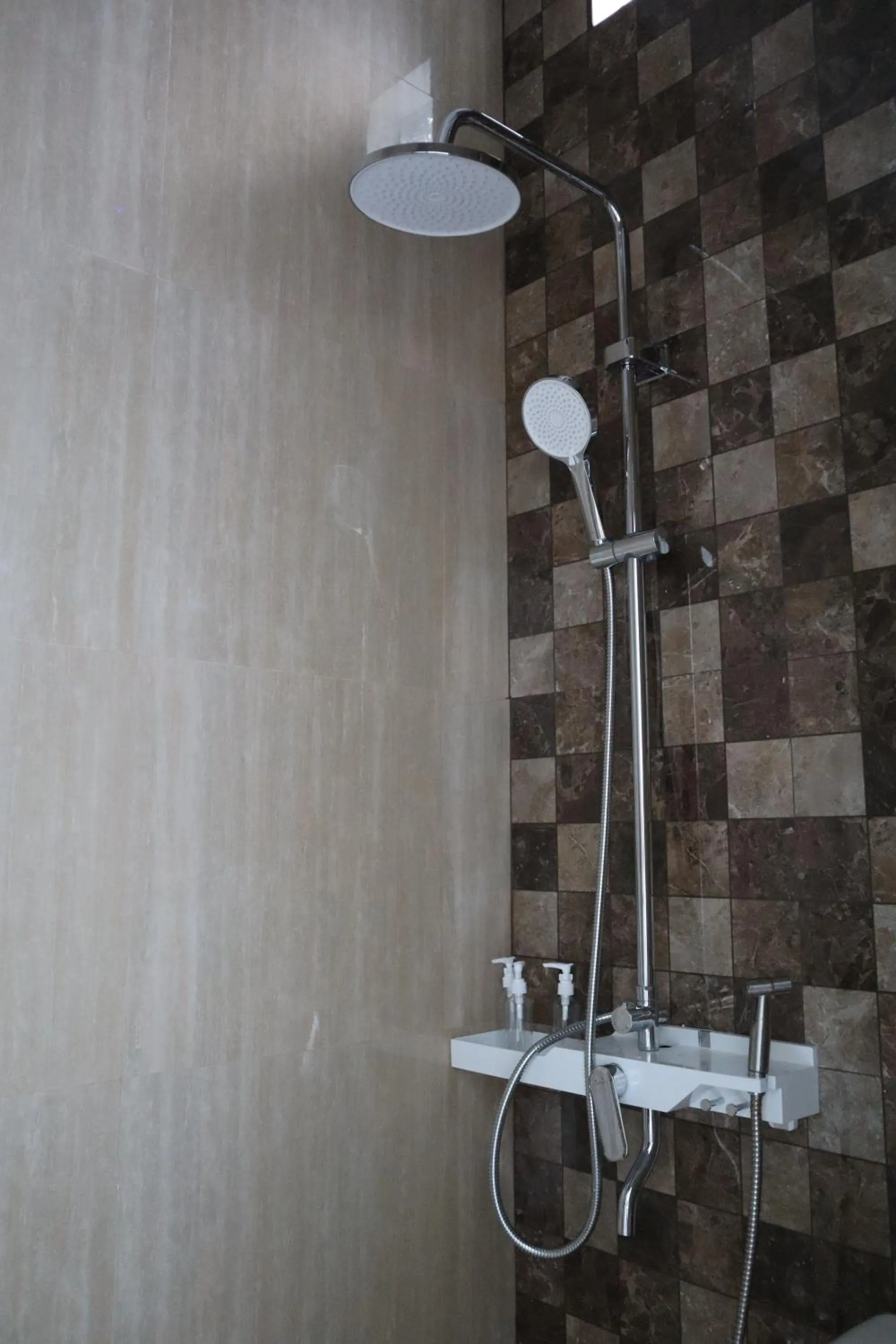 Shower in Puspa Villa