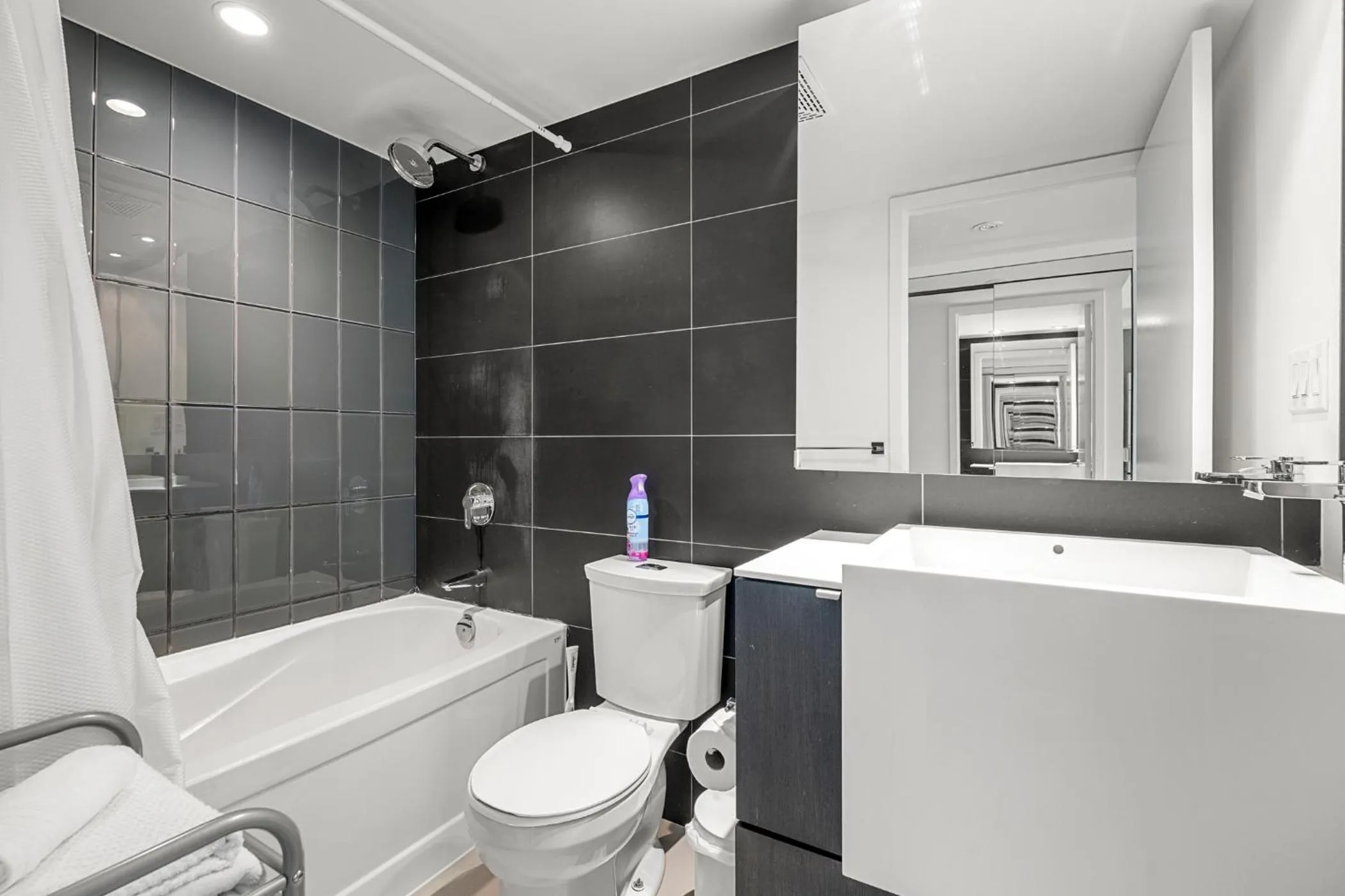 Bathroom in GLOBALSTAY Elegant Downtown Apartments