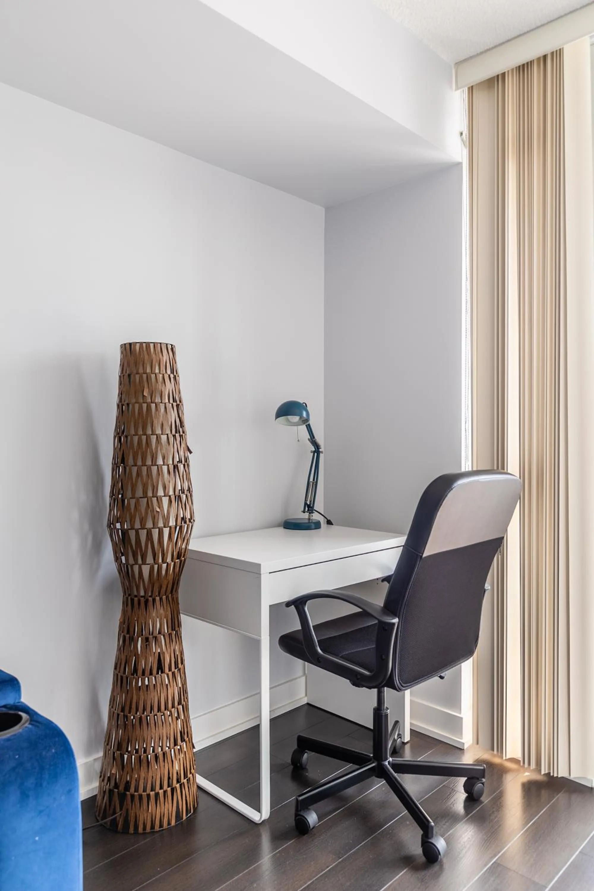 Living room in GLOBALSTAY Elegant Downtown Apartments