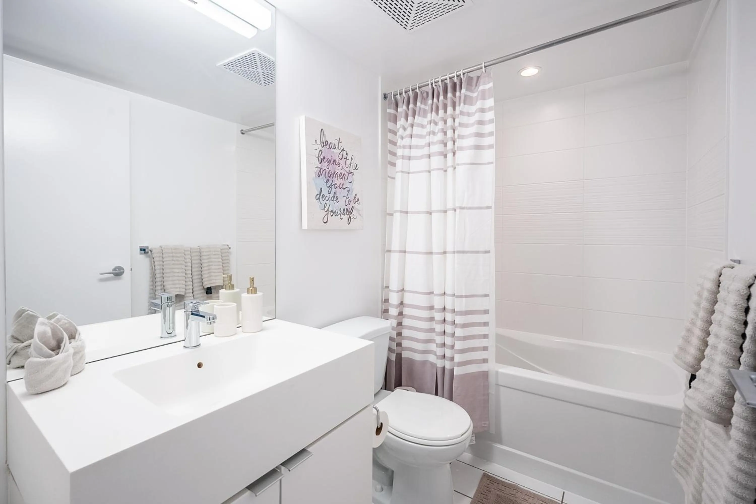 Bathroom in GLOBALSTAY Elegant Downtown Apartments