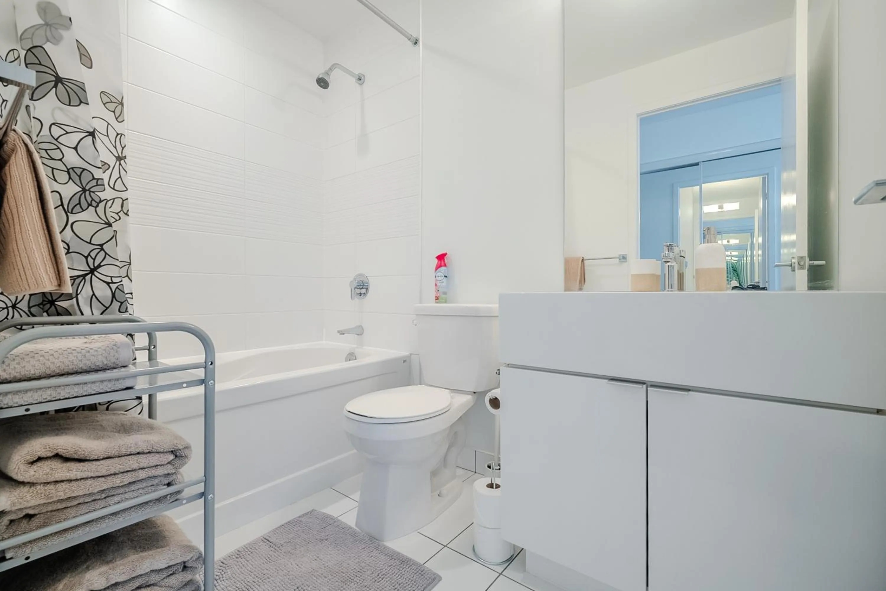 Bathroom in GLOBALSTAY Elegant Downtown Apartments