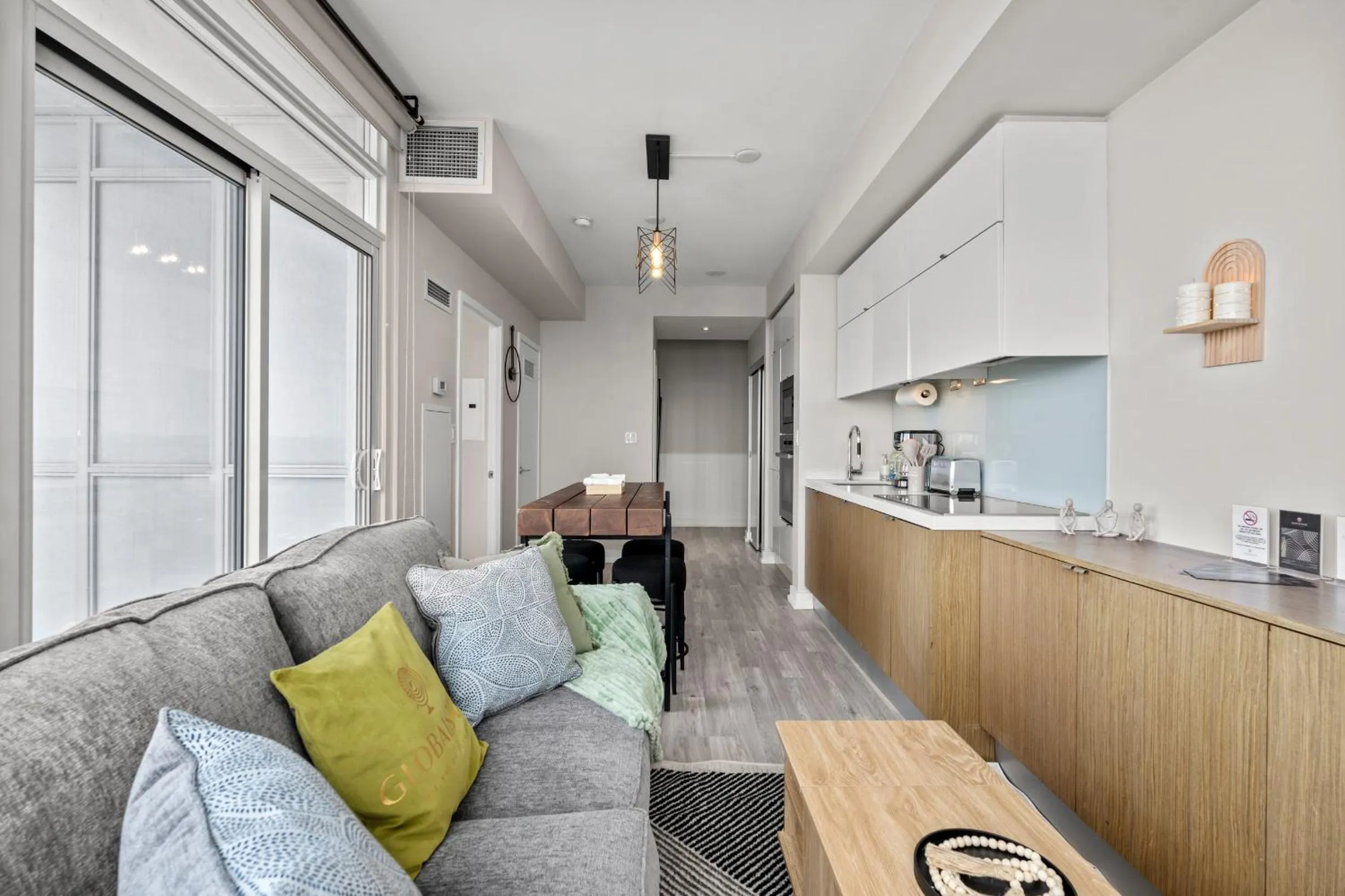 Kitchen or kitchenette in GLOBALSTAY Elegant Downtown Apartments