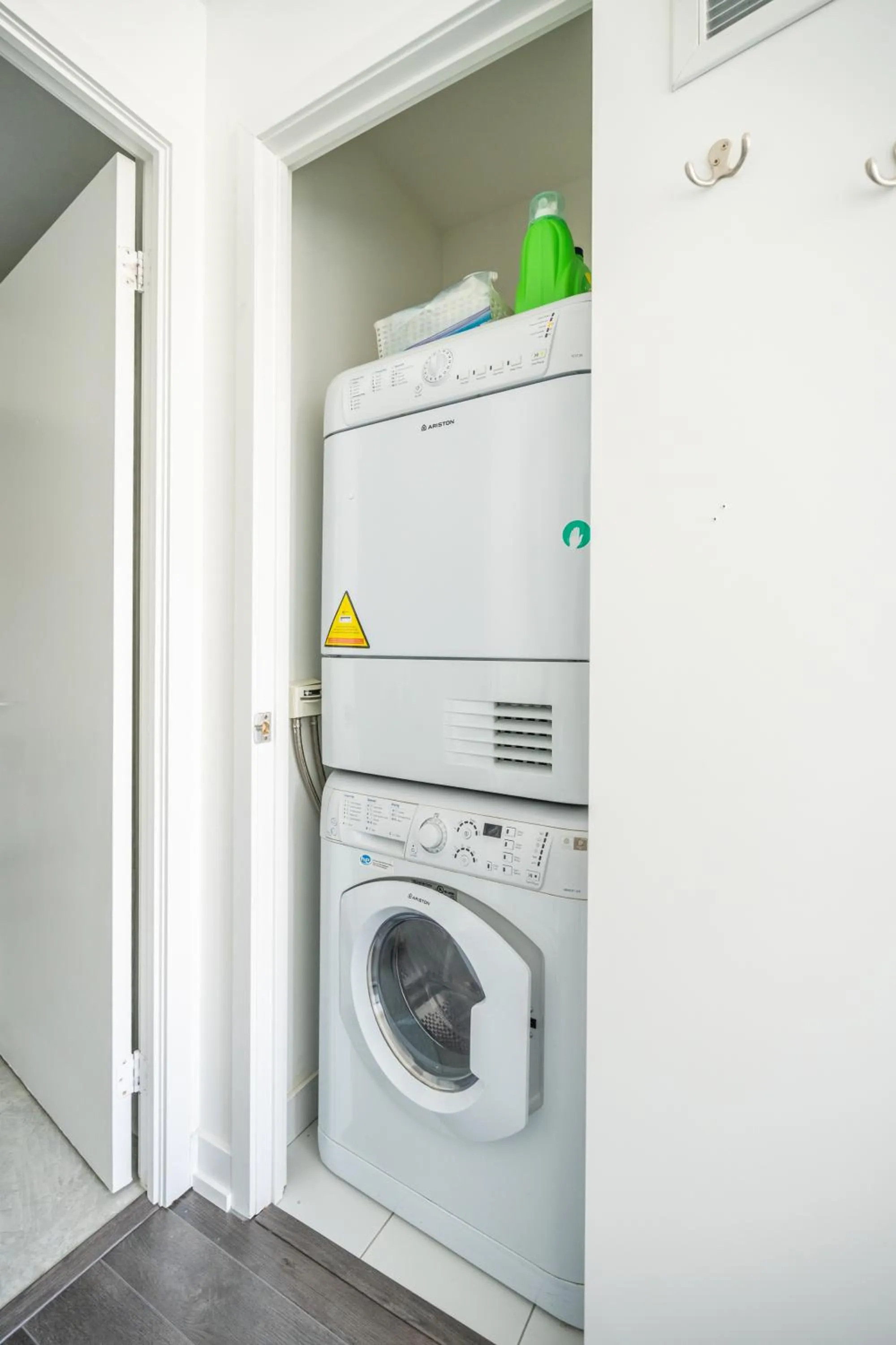washing machine in GLOBALSTAY Elegant Downtown Apartments