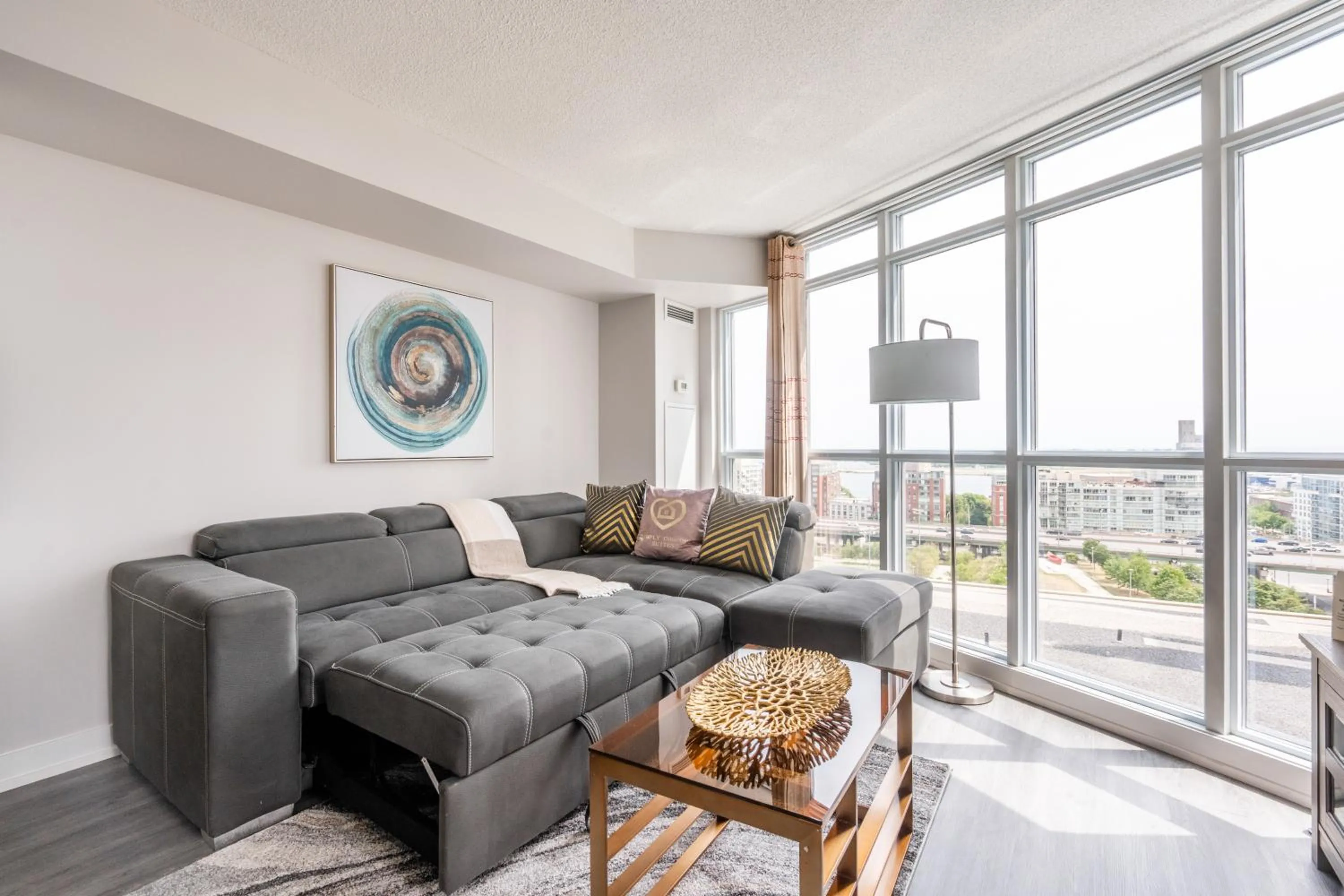 Living room in GLOBALSTAY Elegant Downtown Apartments