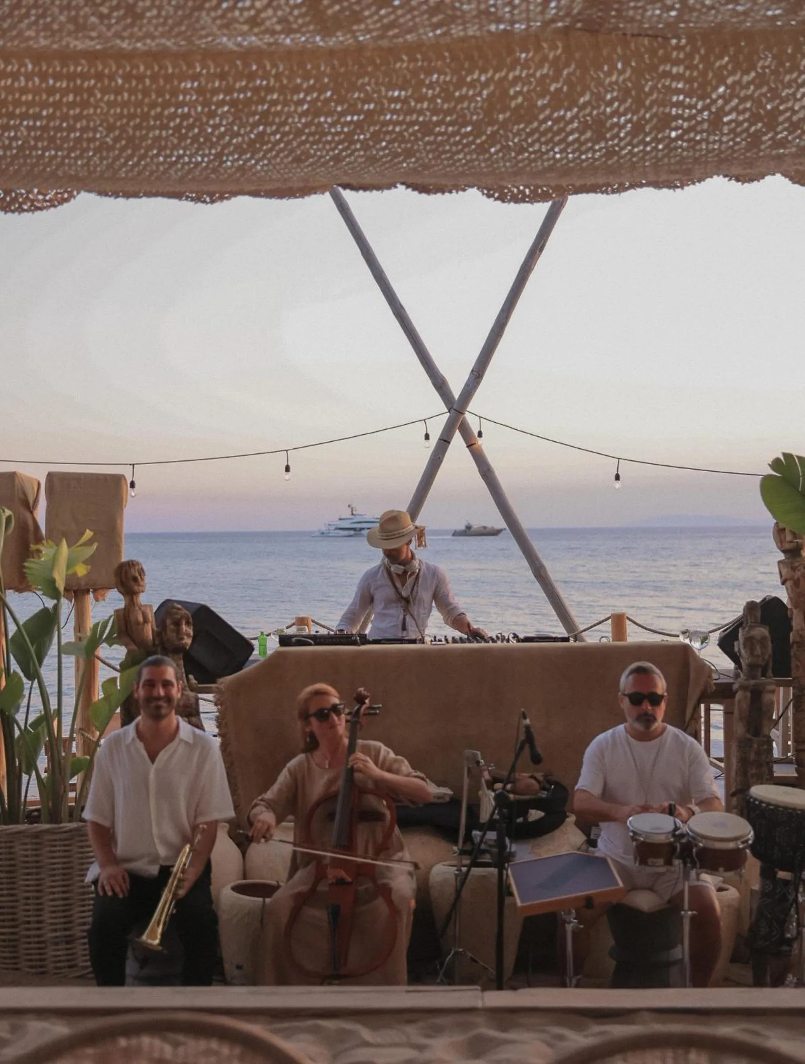 Evening entertainment in @before sunset