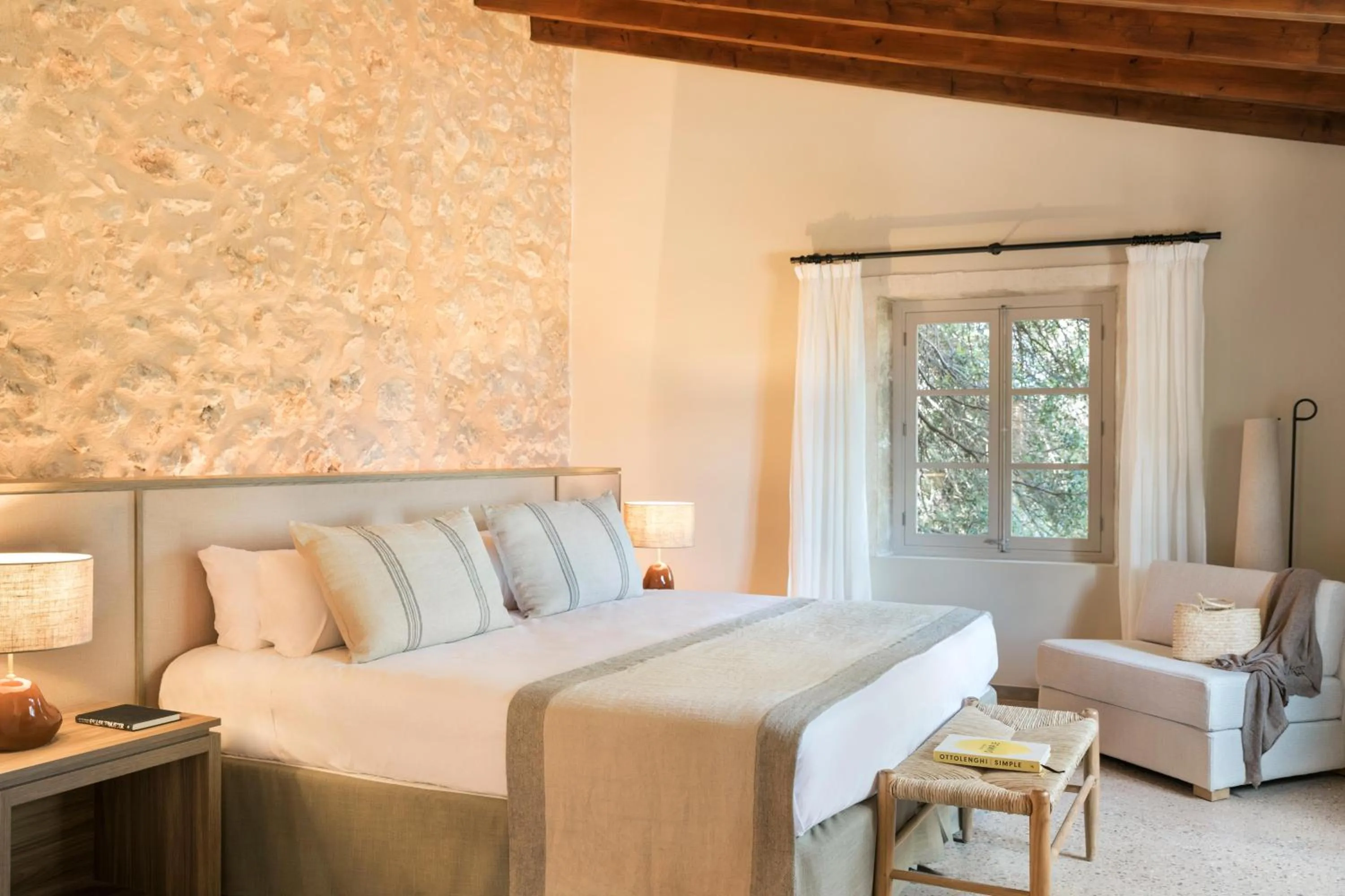 Photo of the whole room, Bed in Son Sabater by Zafiro