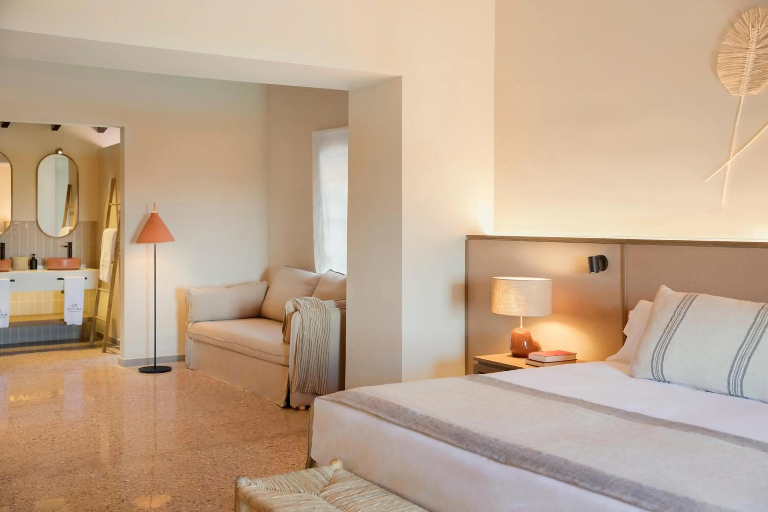 Photo of the whole room, Bed in Son Sabater by Zafiro