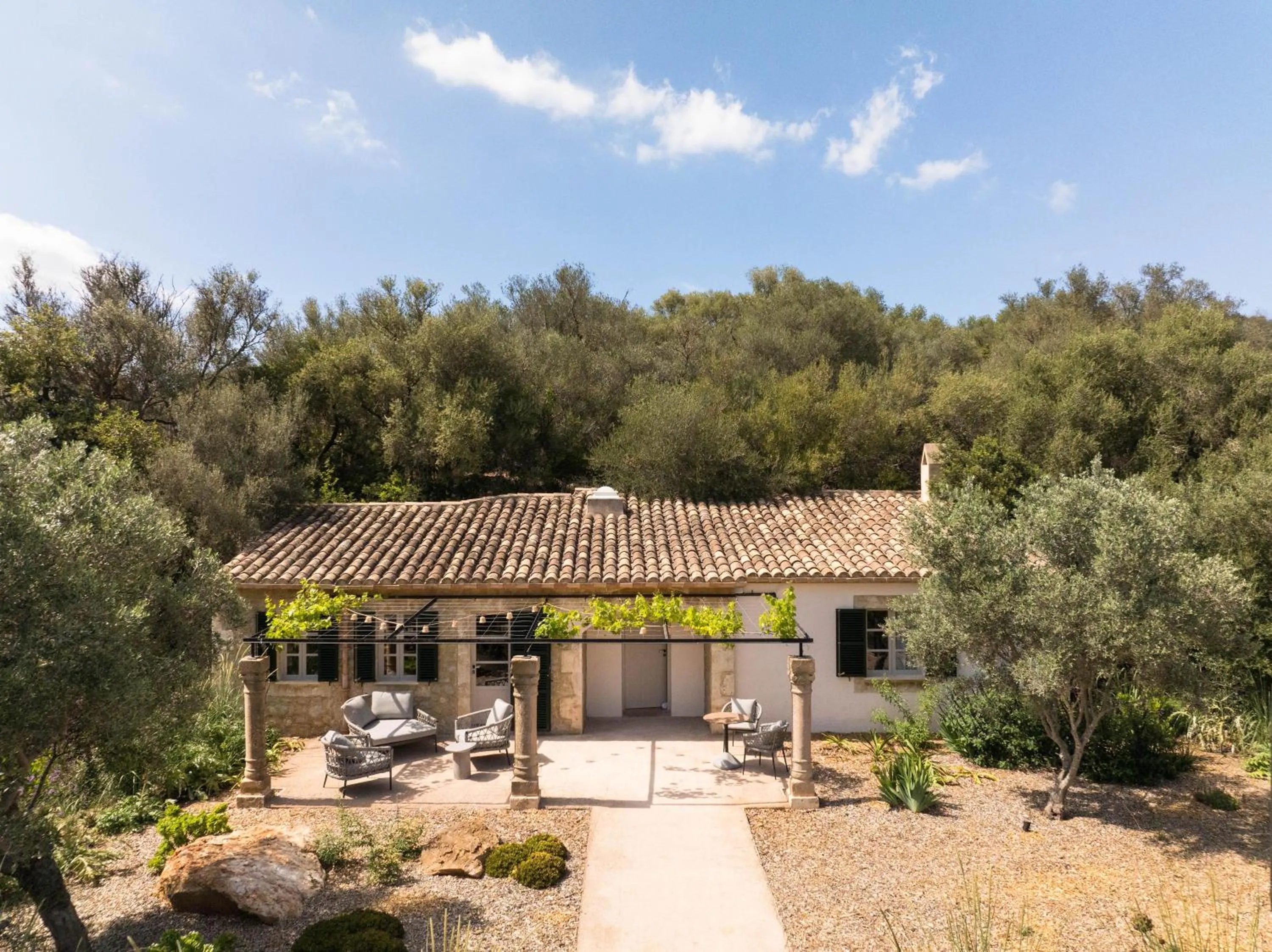 Photo of the whole room in Son Sabater by Zafiro