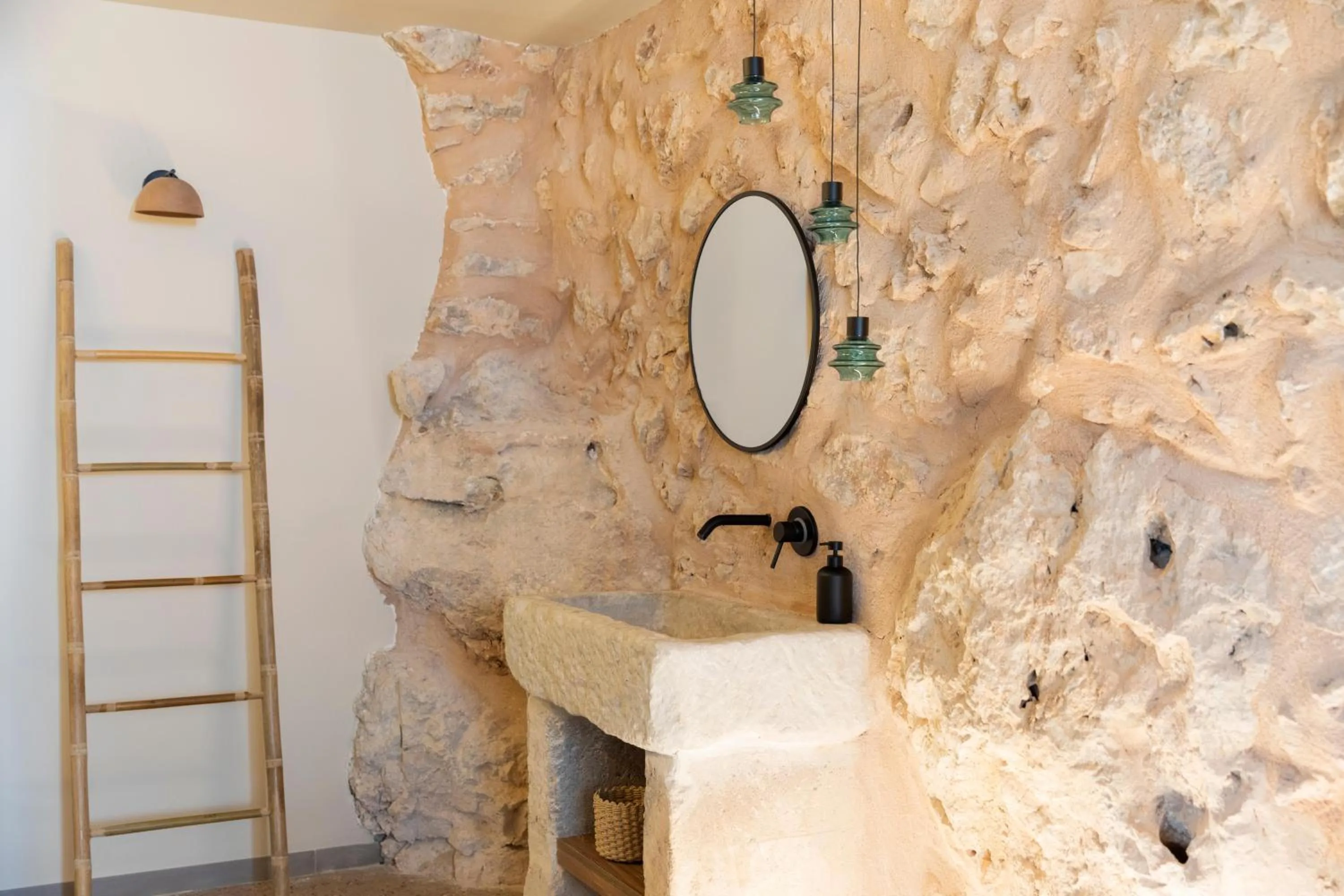 Bathroom in Son Sabater by Zafiro