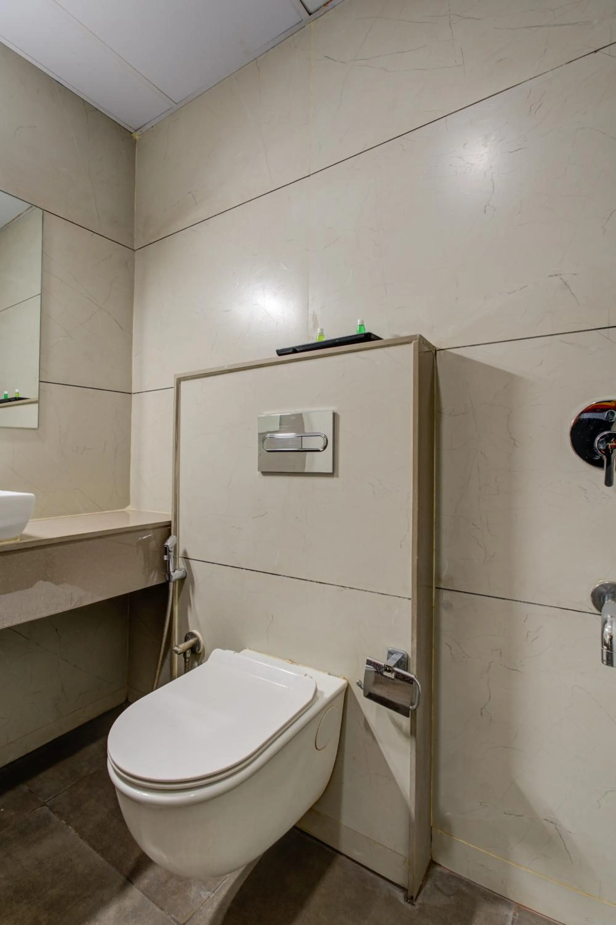 Shower in Silverkey Hotel Yelahanka