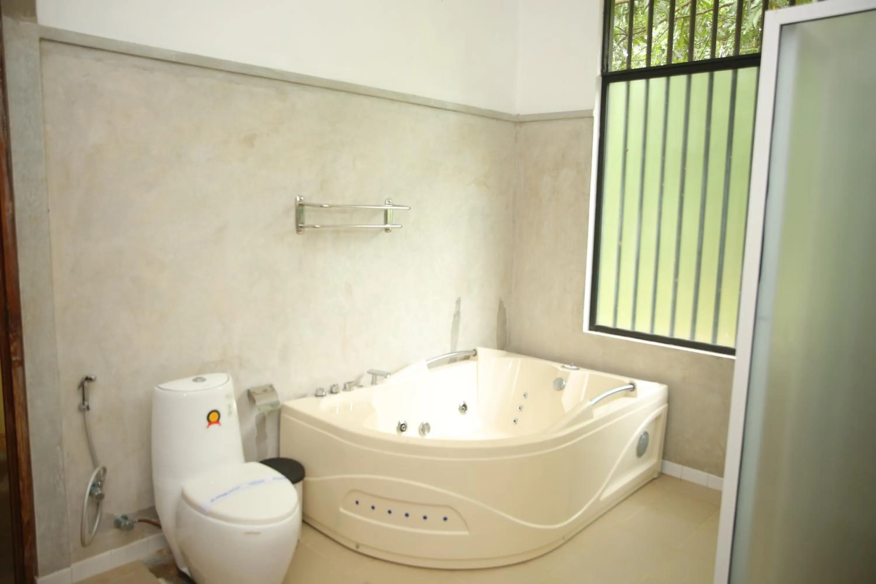 Bath in Nil Diya Mankada Safari Lodge