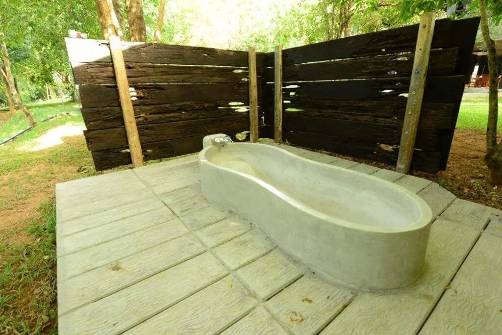 Nil Diya Mankada Safari Lodge