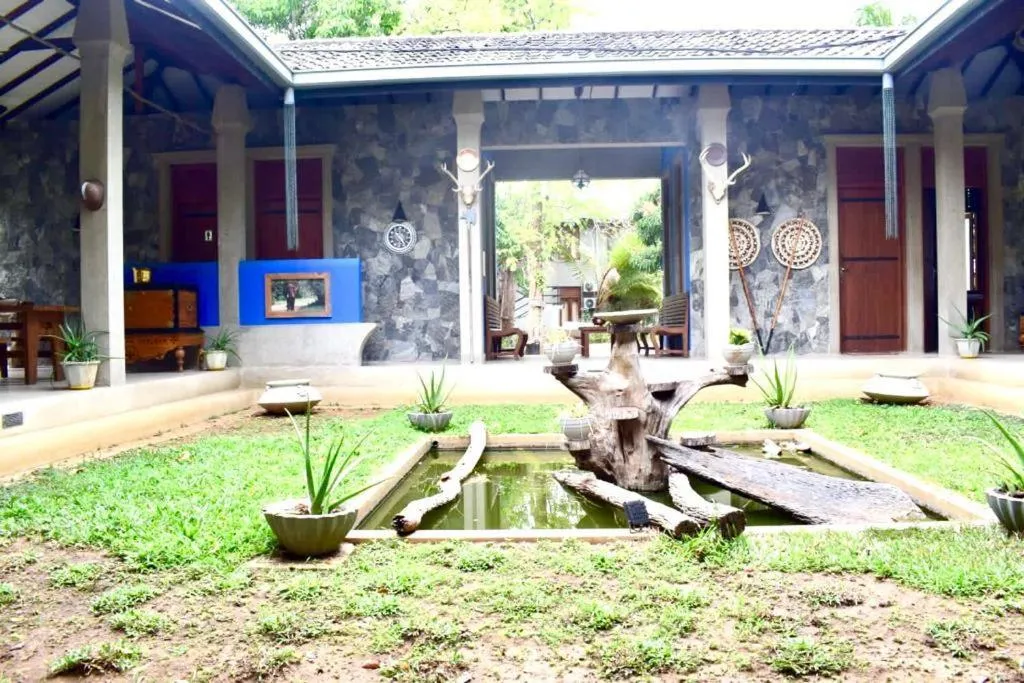 Nil Diya Mankada Safari Lodge