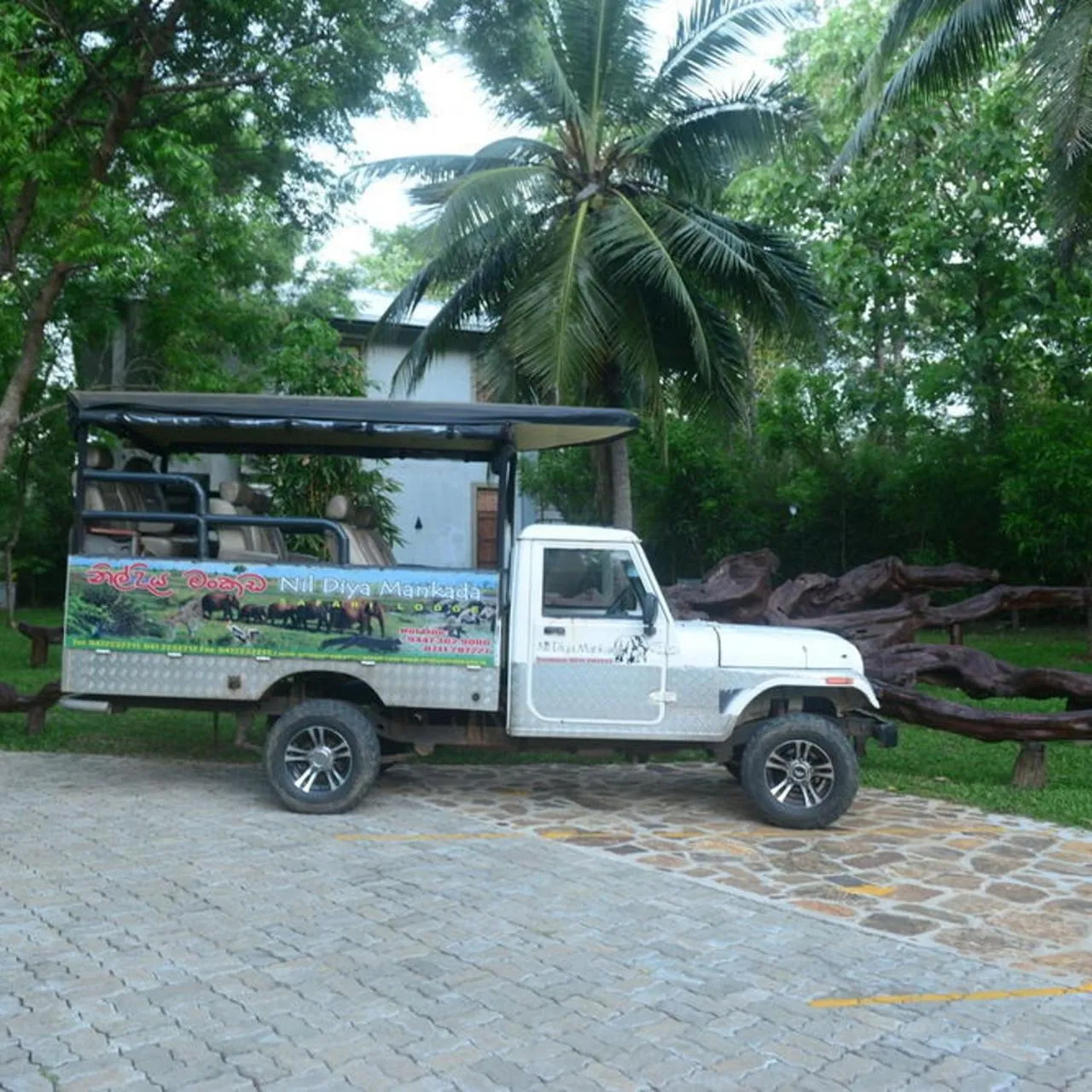 Property building in Nil Diya Mankada Safari Lodge