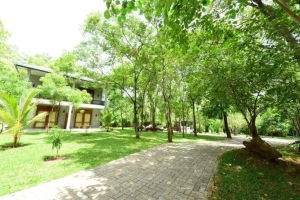 Nil Diya Mankada Safari Lodge