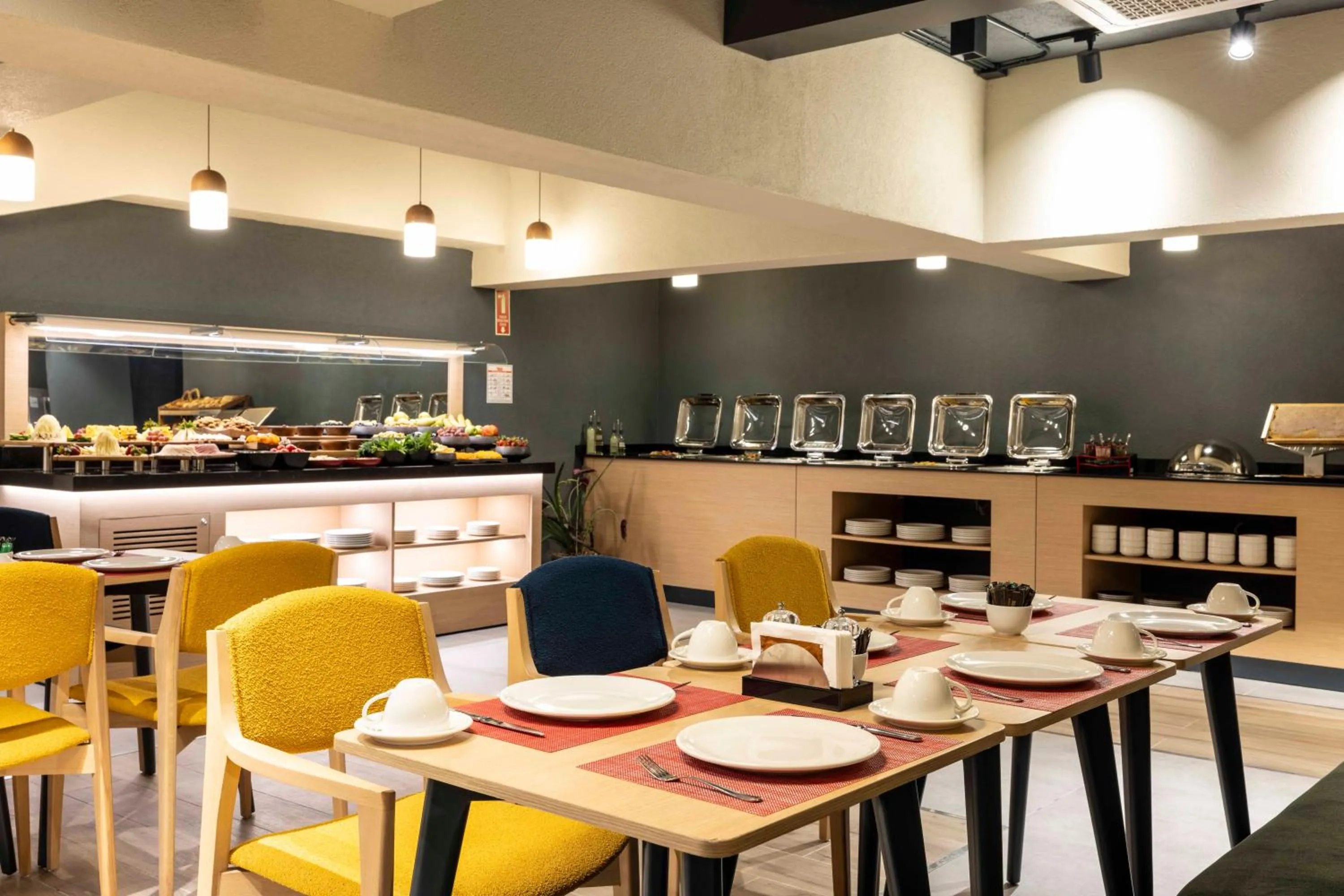 Restaurant/places to eat in ibis Istanbul Sisli