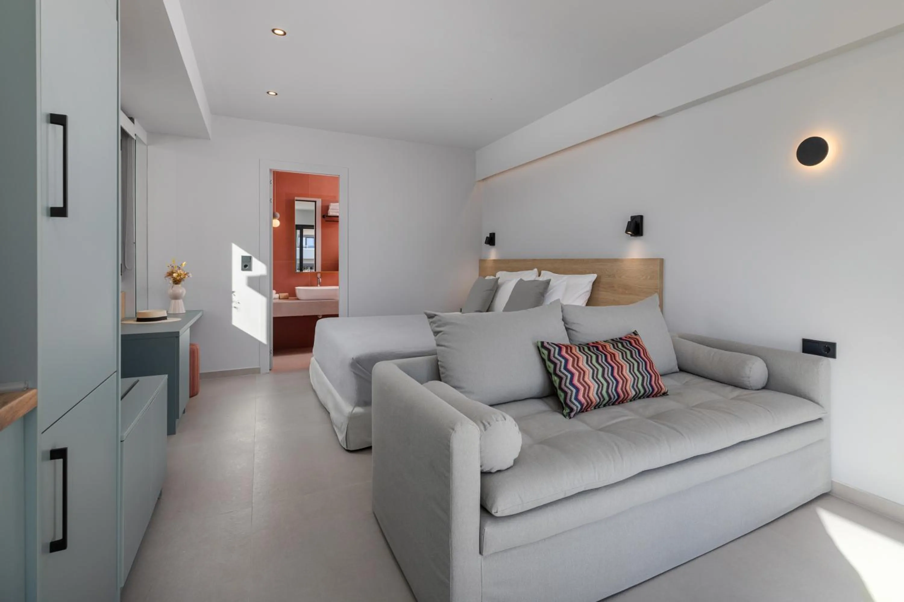 Photo of the whole room, Bed in The 8 Suites