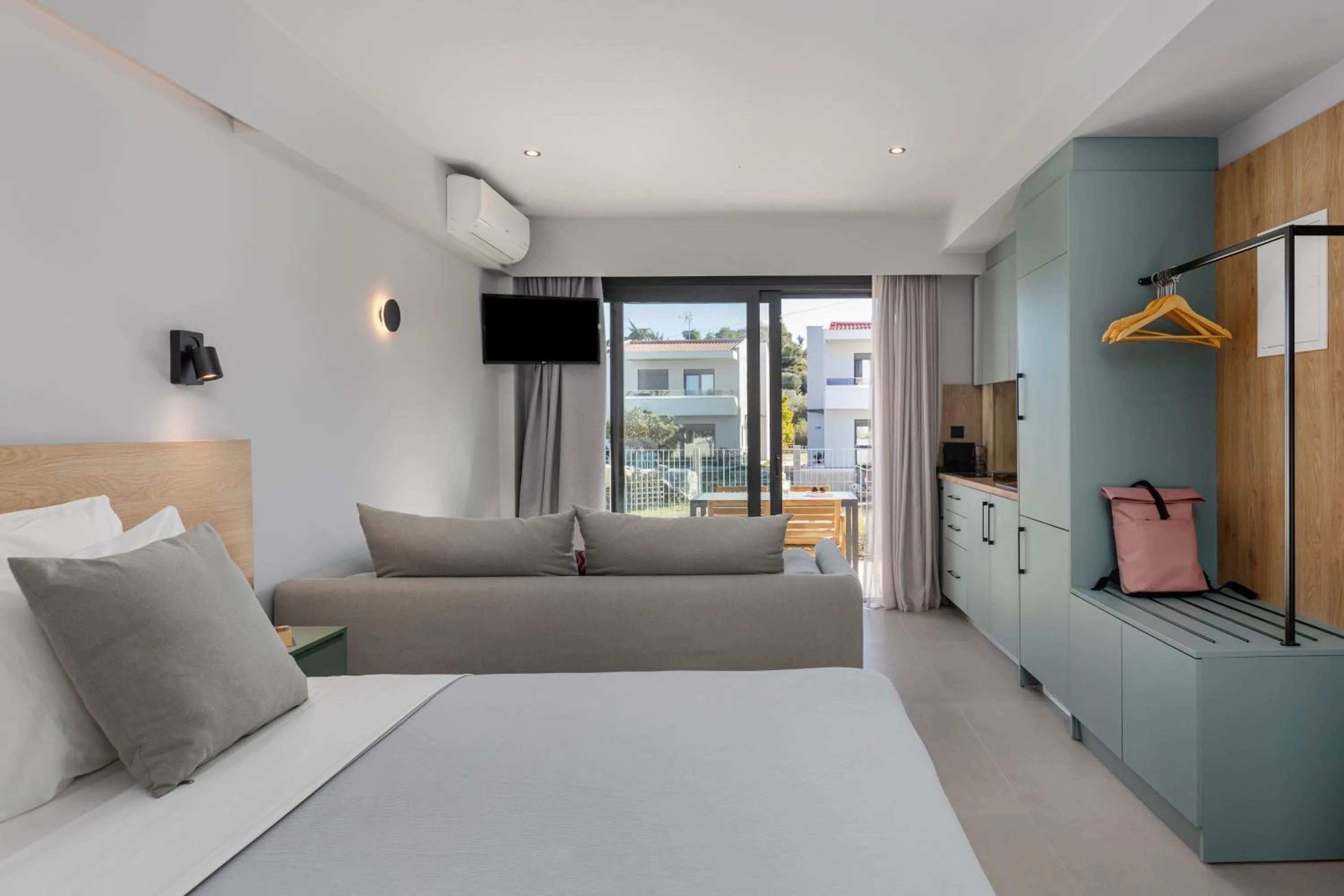Photo of the whole room, Bed in The 8 Suites