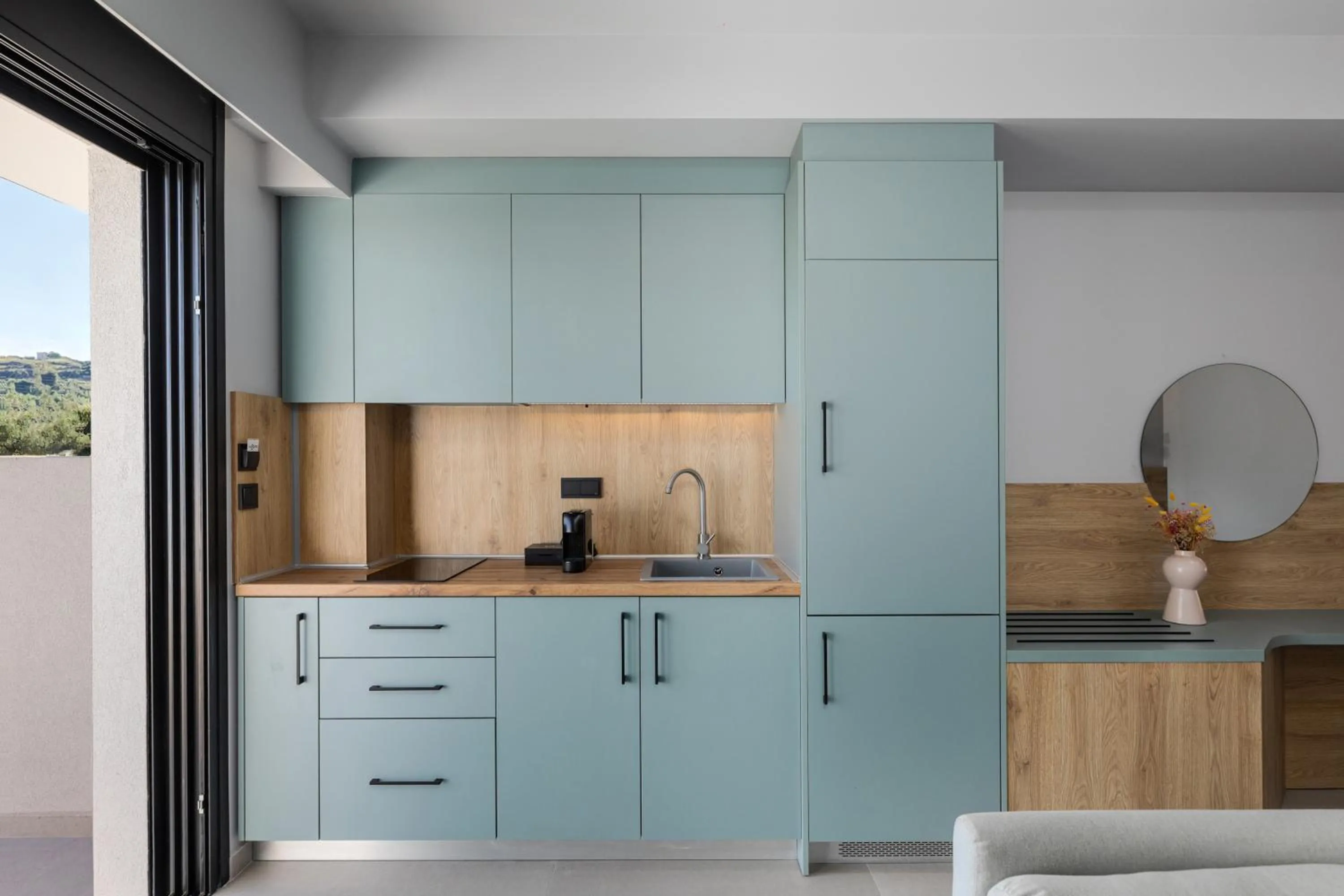 Coffee/tea facilities in The 8 Suites