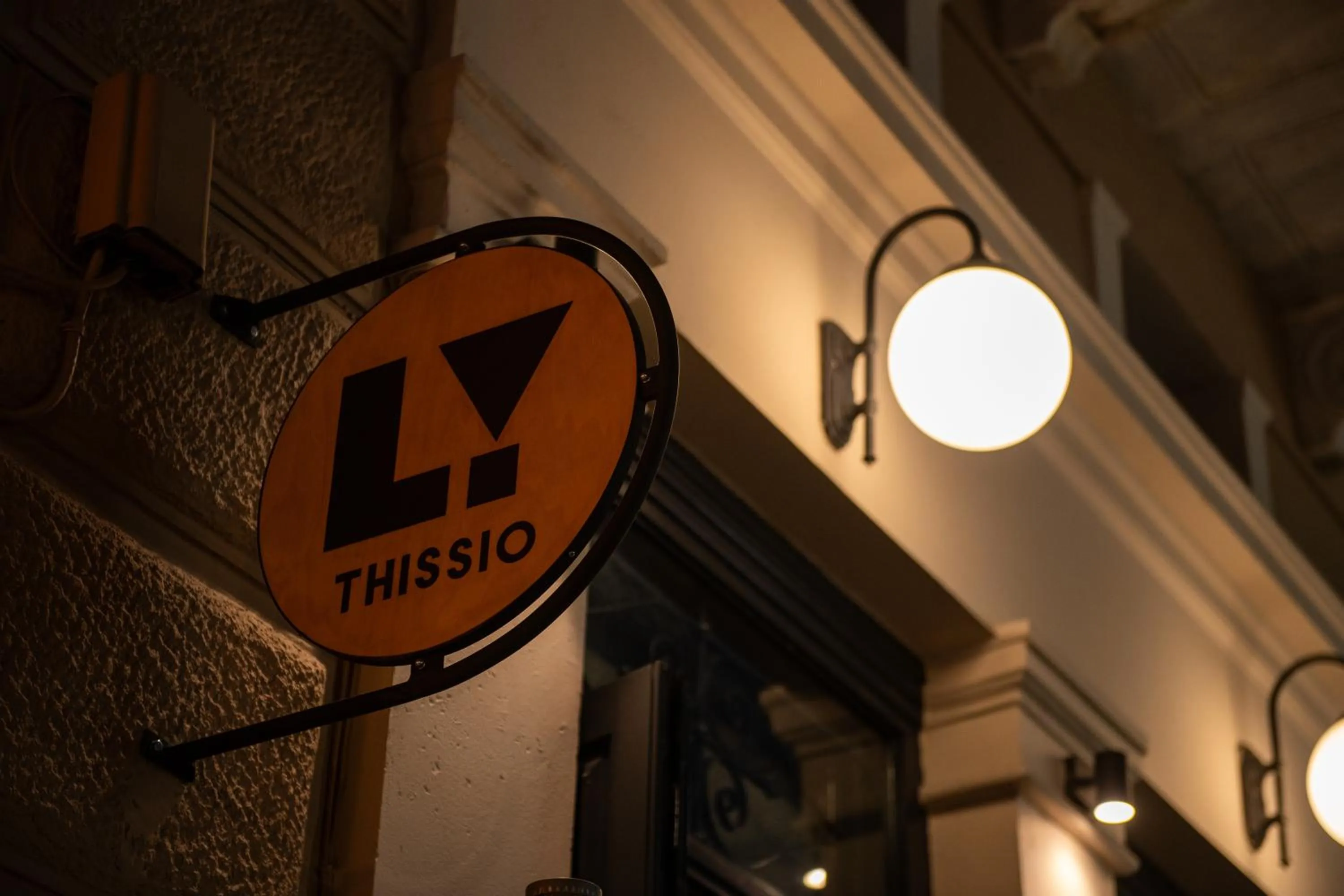 Property logo or sign in Living Yard Thissio