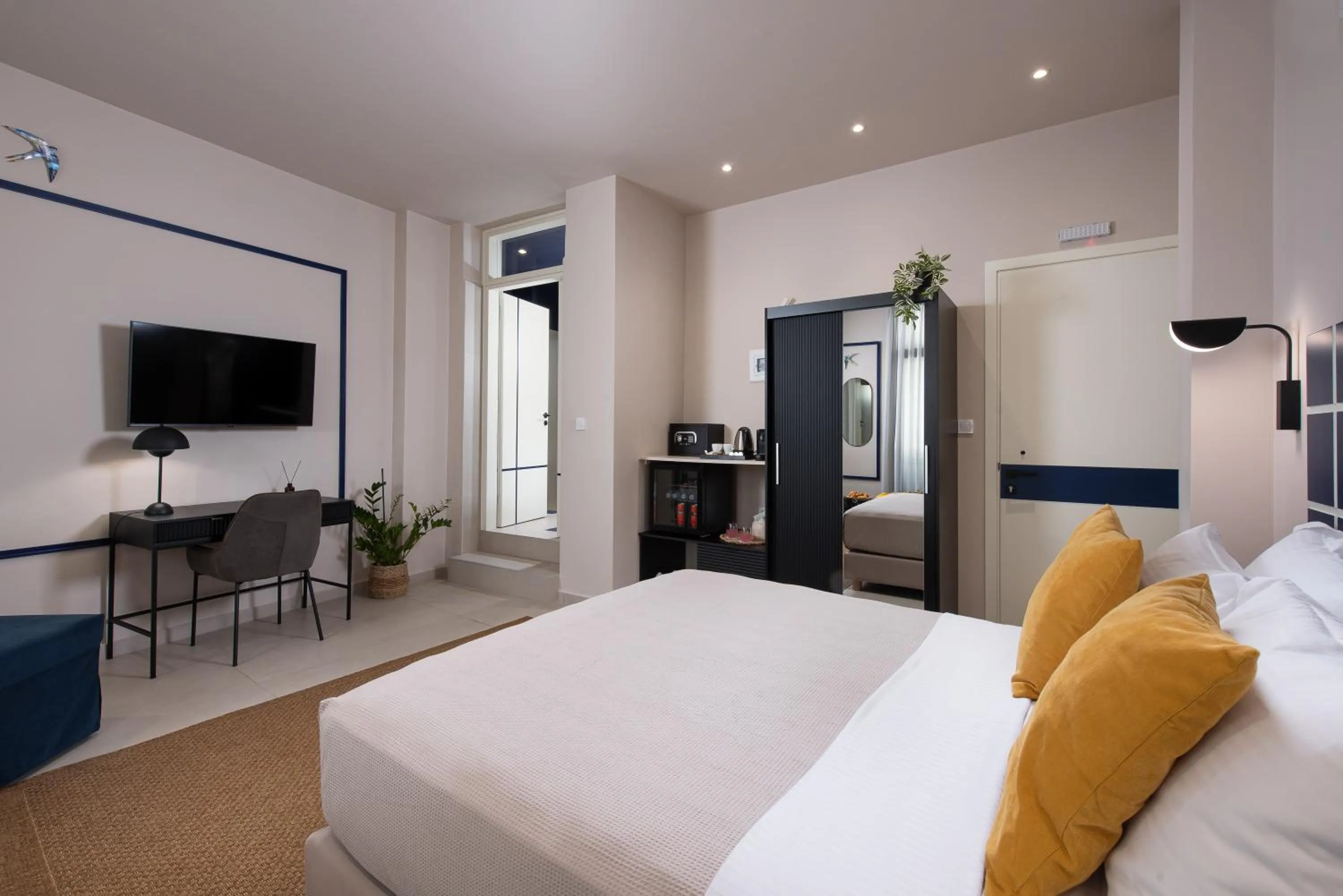 Bedroom, Bed in Living Yard Thissio