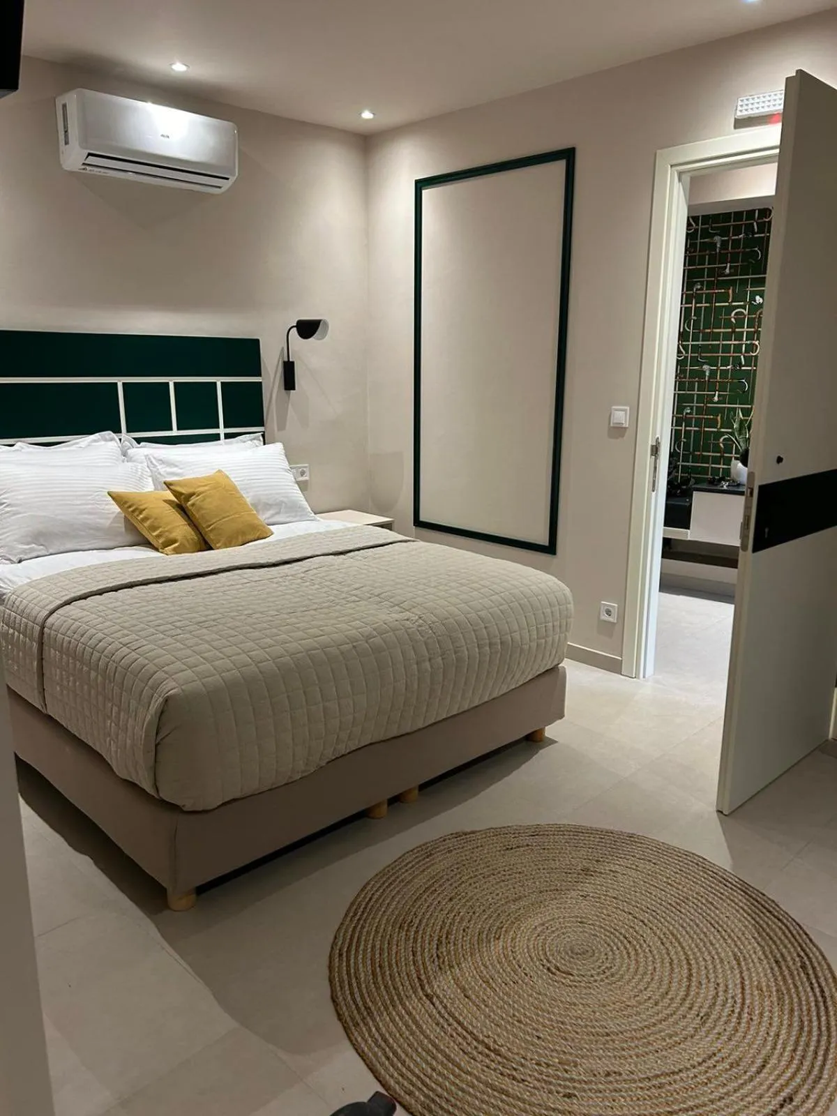 Bedroom, Bed in Living Yard Thissio