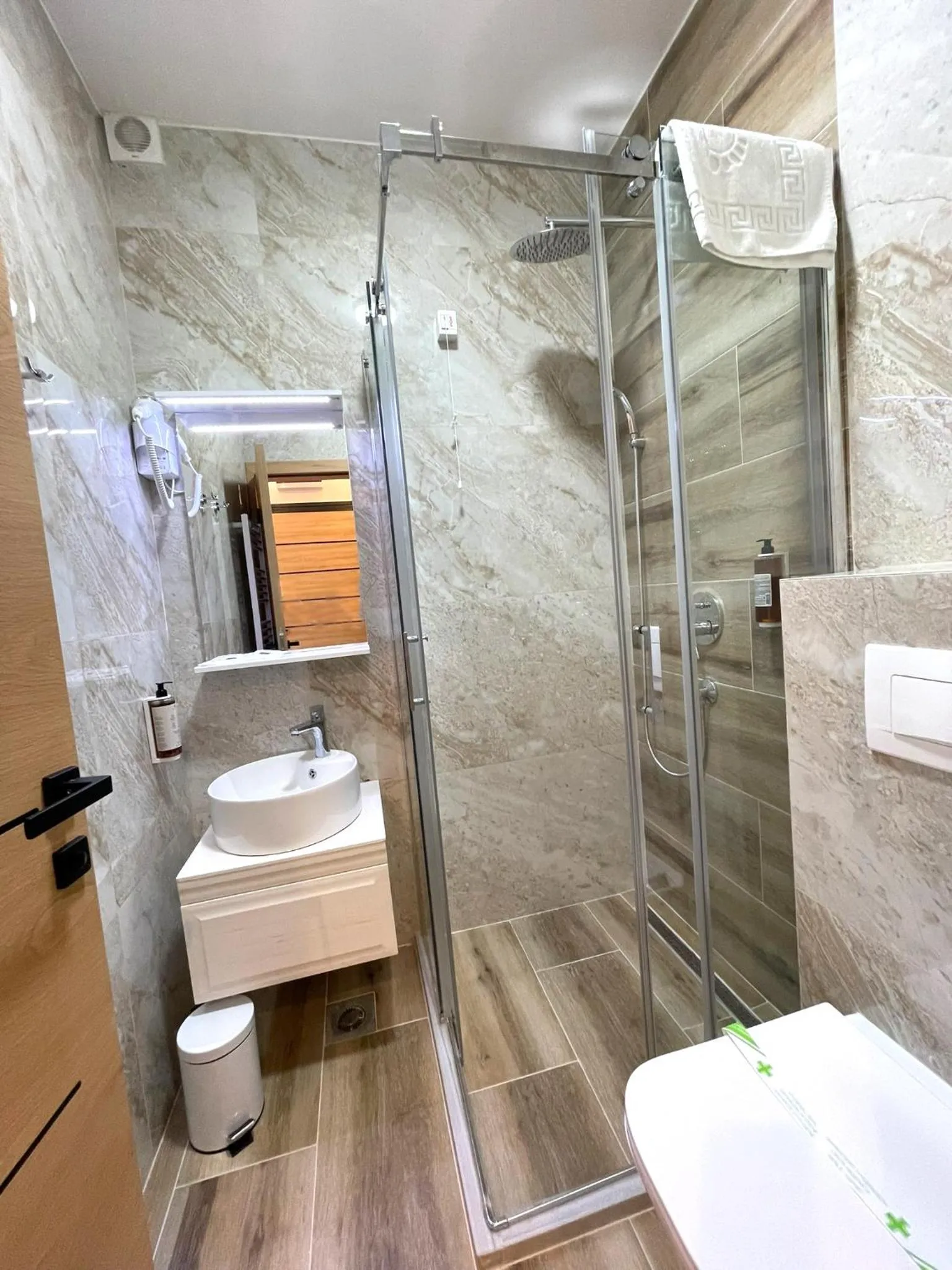 Shower in Hotel NPL CODE