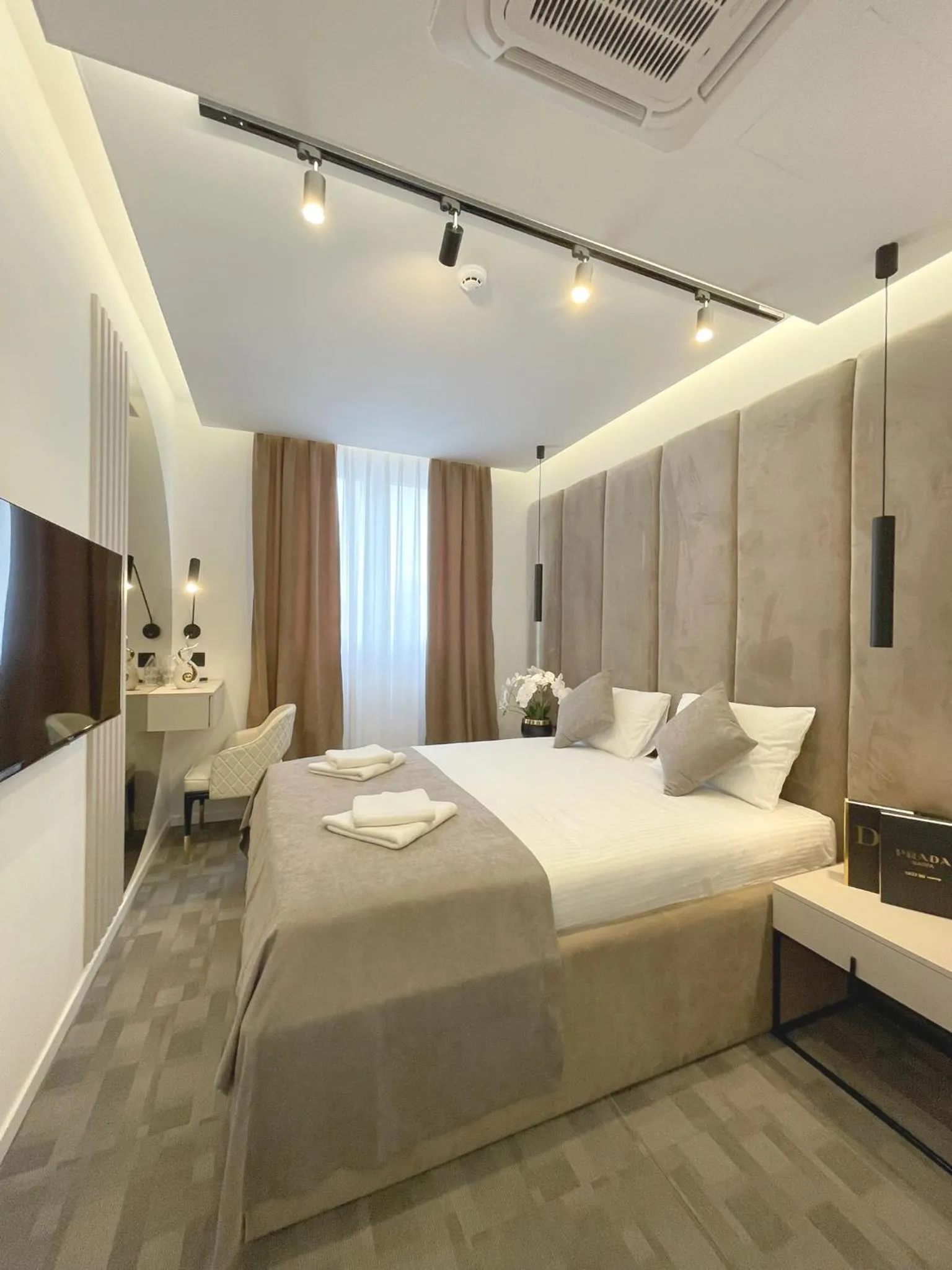 Bed in Hotel NPL CODE