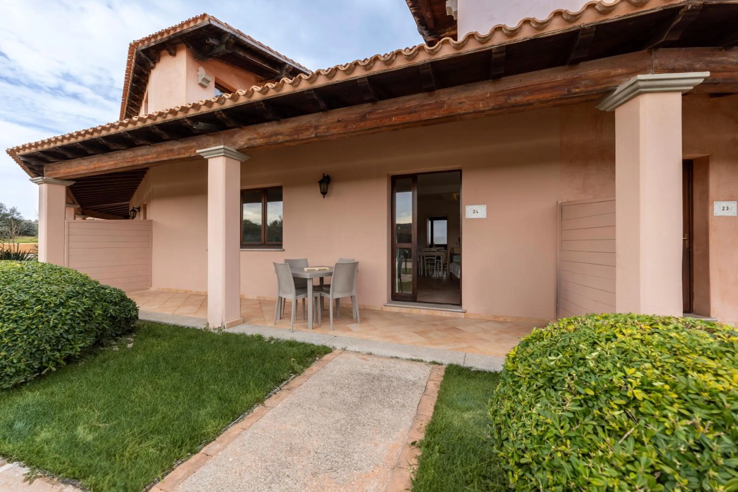 Property building in Résidence Pierre & Vacances Vignola Mare