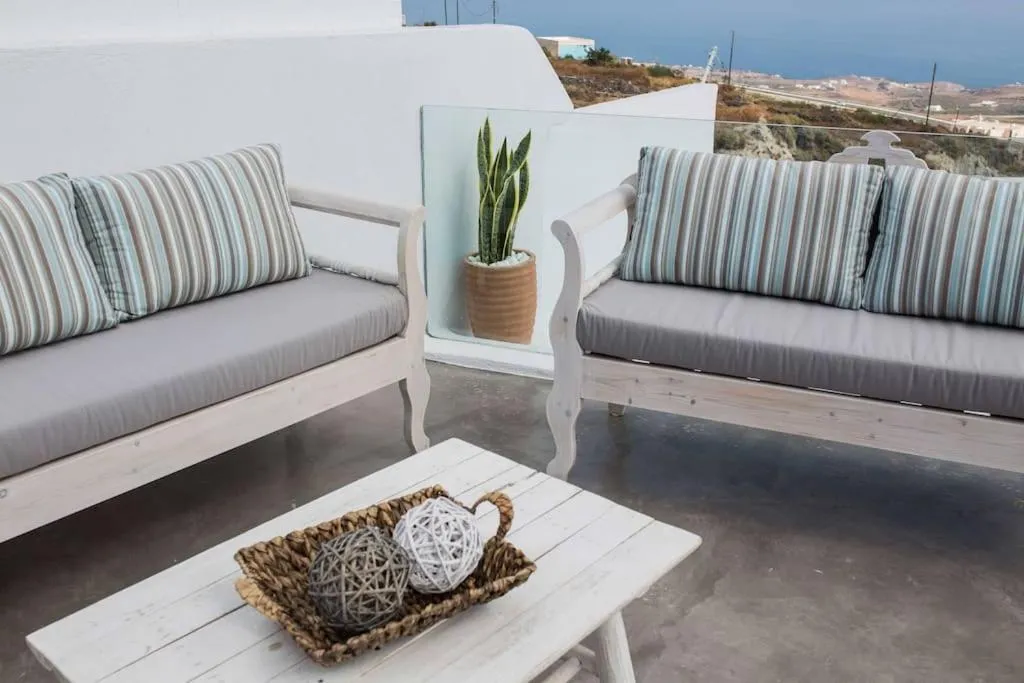 The Grand Cave House of Santorini