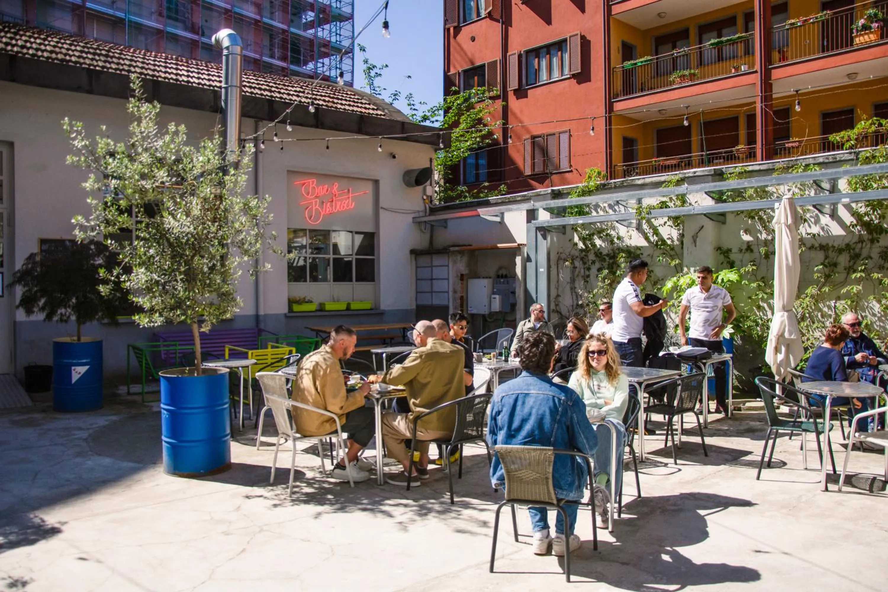 Restaurant/places to eat in Bovisa Urban Garden