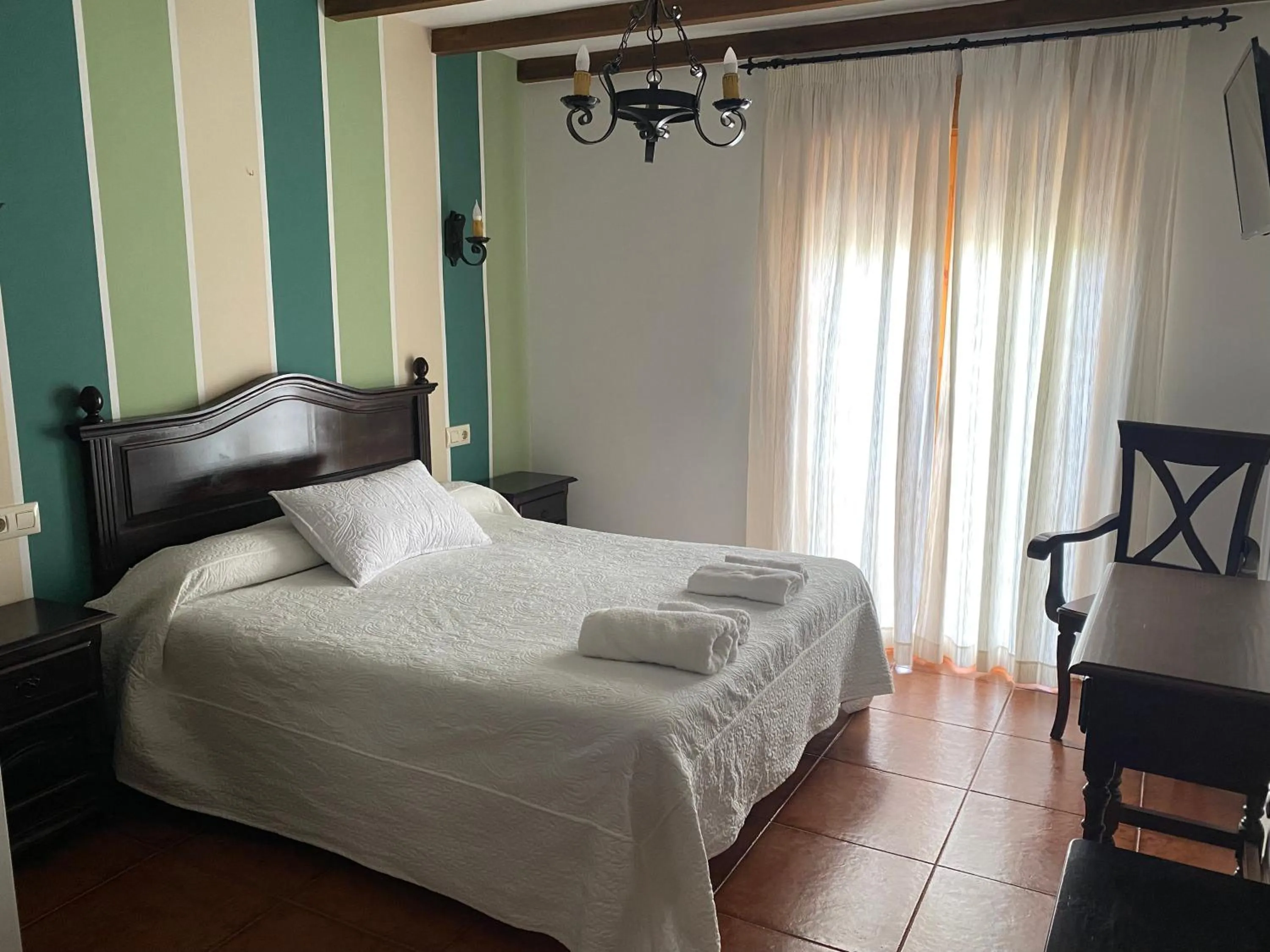 Decorative detail, Bed in Hostal El Descanso Del Emperador