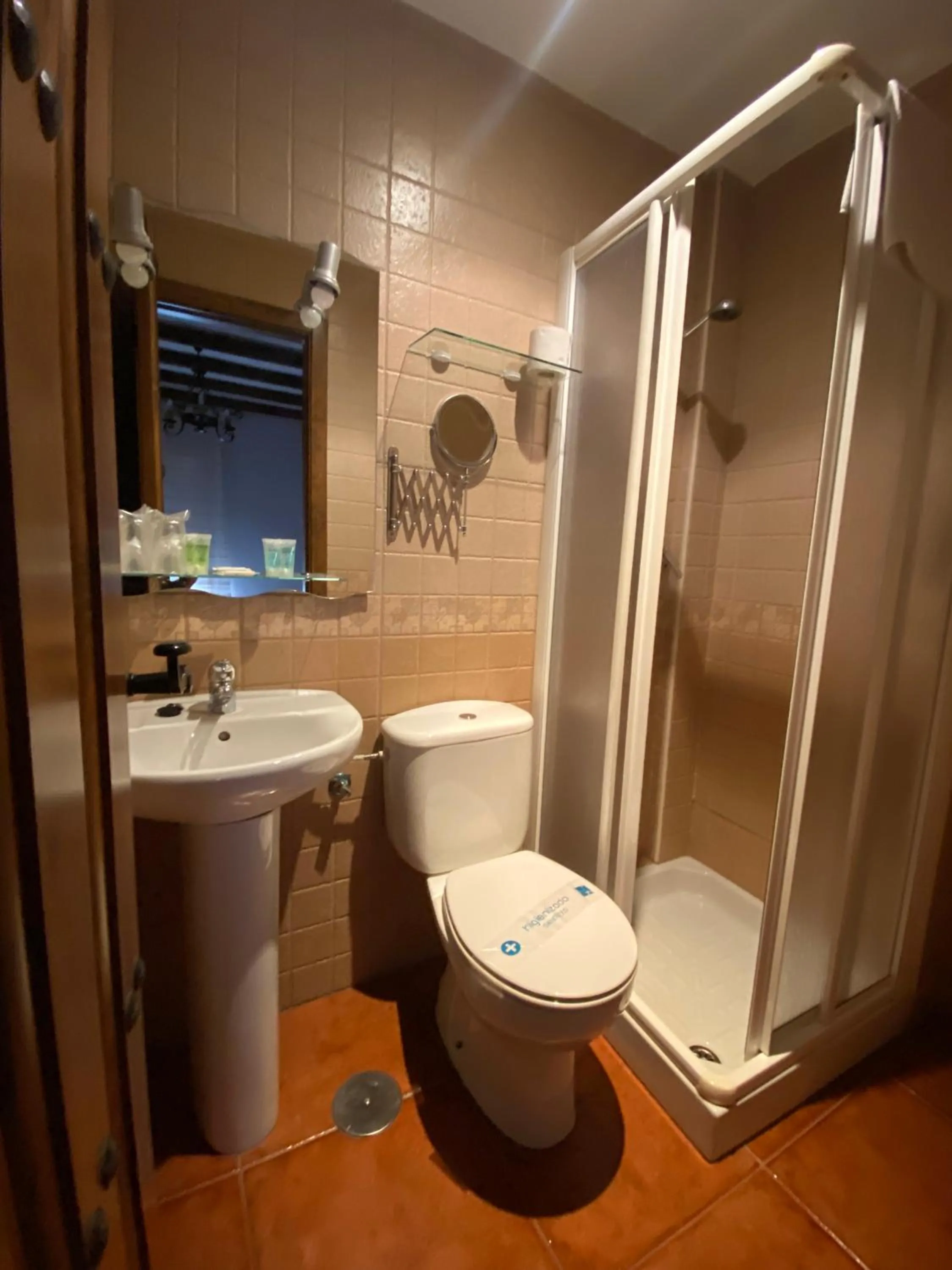 Bathroom in Hostal El Descanso Del Emperador