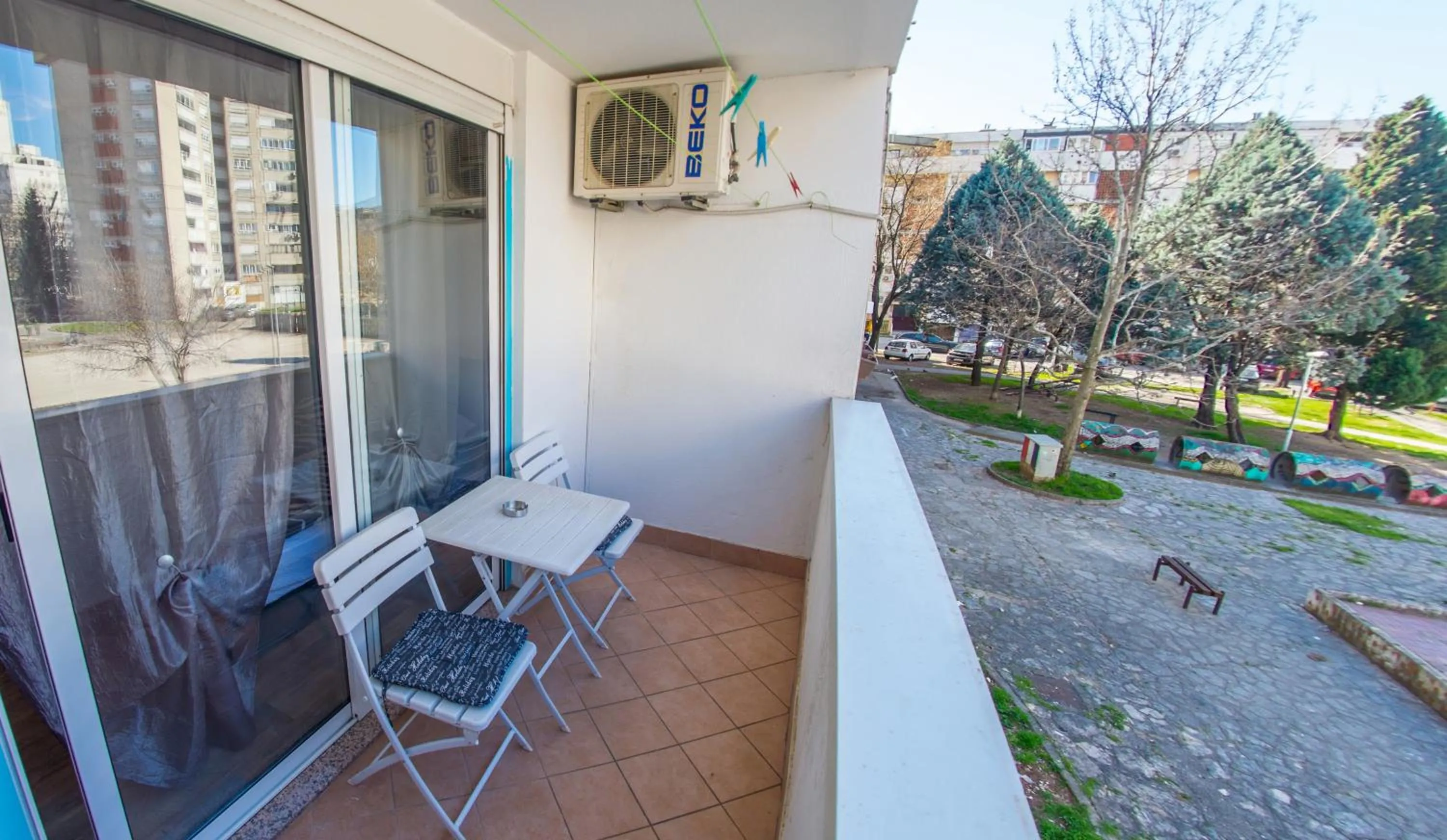 Studio Apartment Zebra