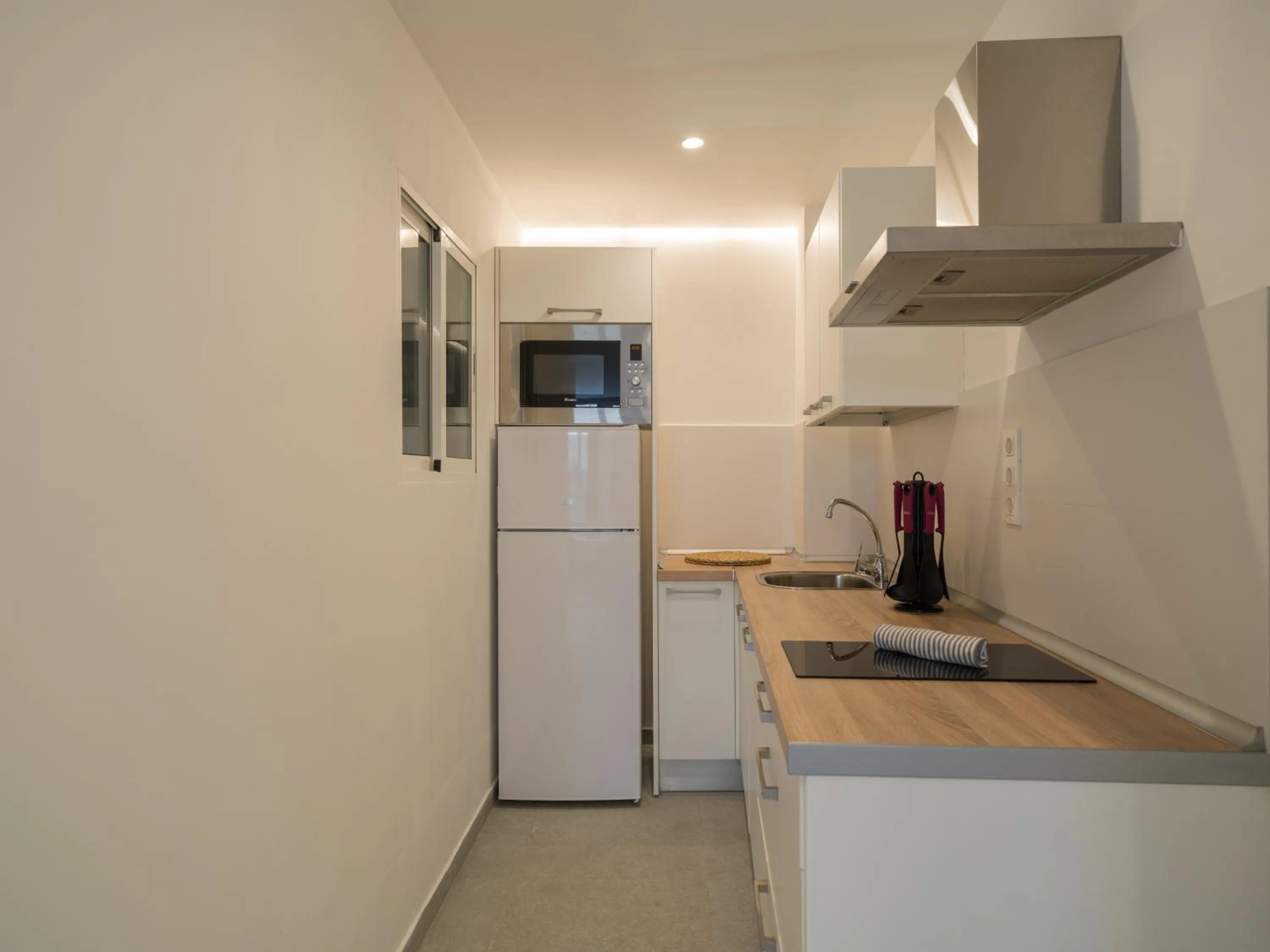 Kitchen or kitchenette in Shabolo Apartments Las Palmas
