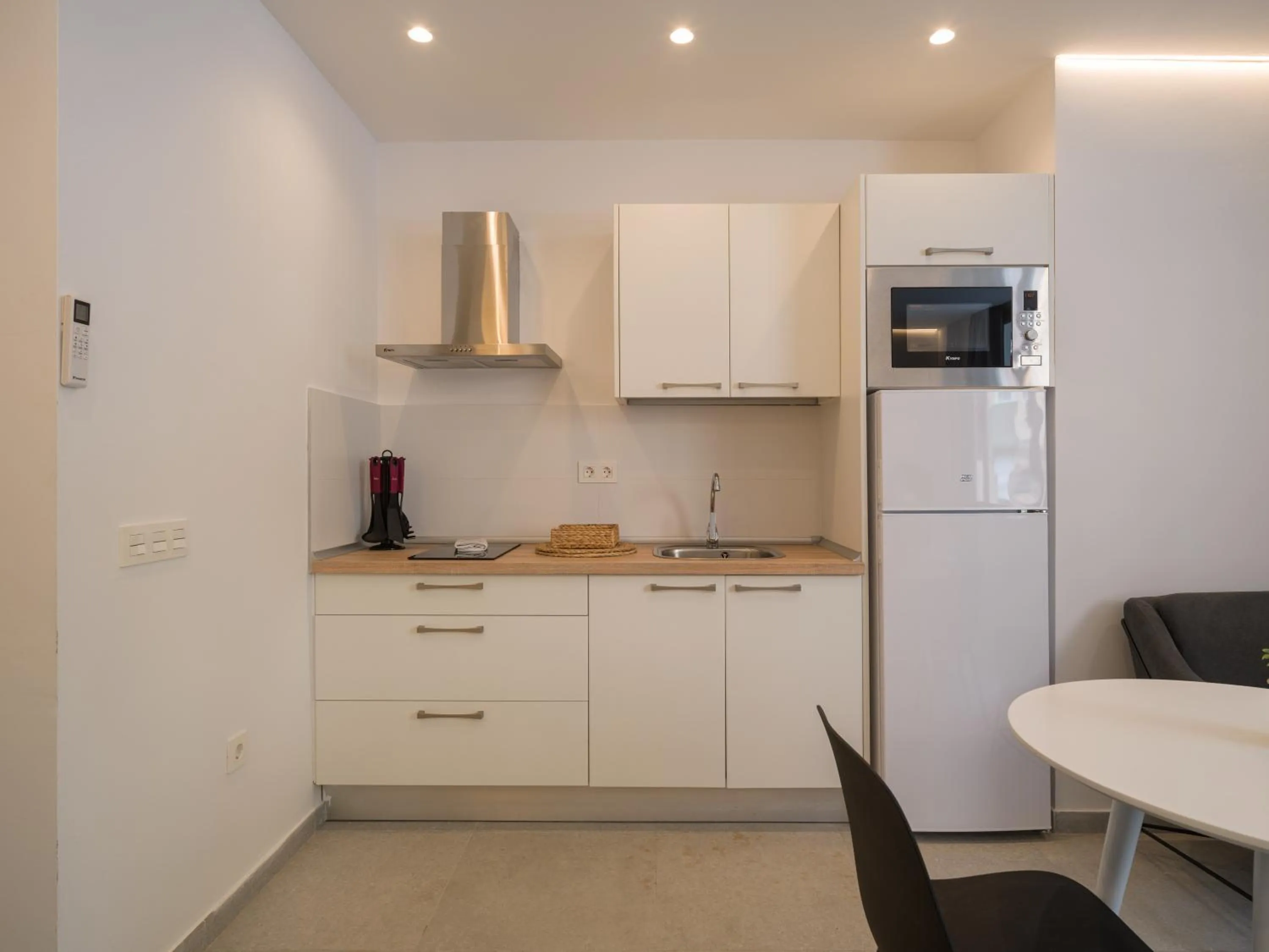 Kitchen or kitchenette in Shabolo Apartments Las Palmas